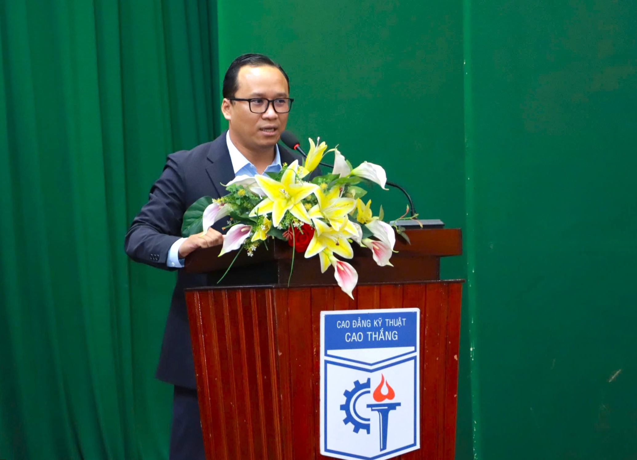 Tặng xe VF8, VinFast 