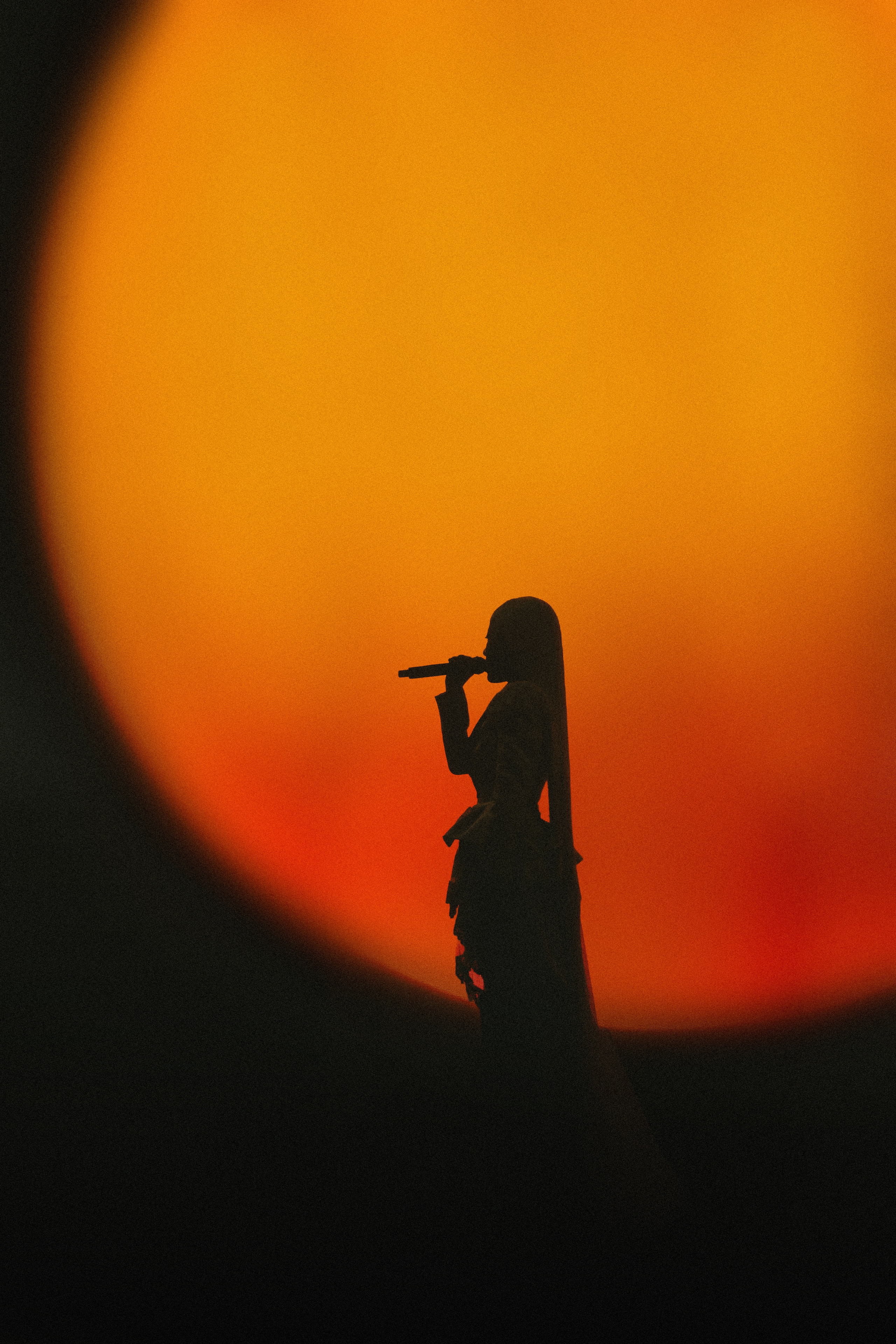 Live concert Phùng Khánh Linh- thế giới nội tâm đầy dũng cảm  - Ảnh 14.