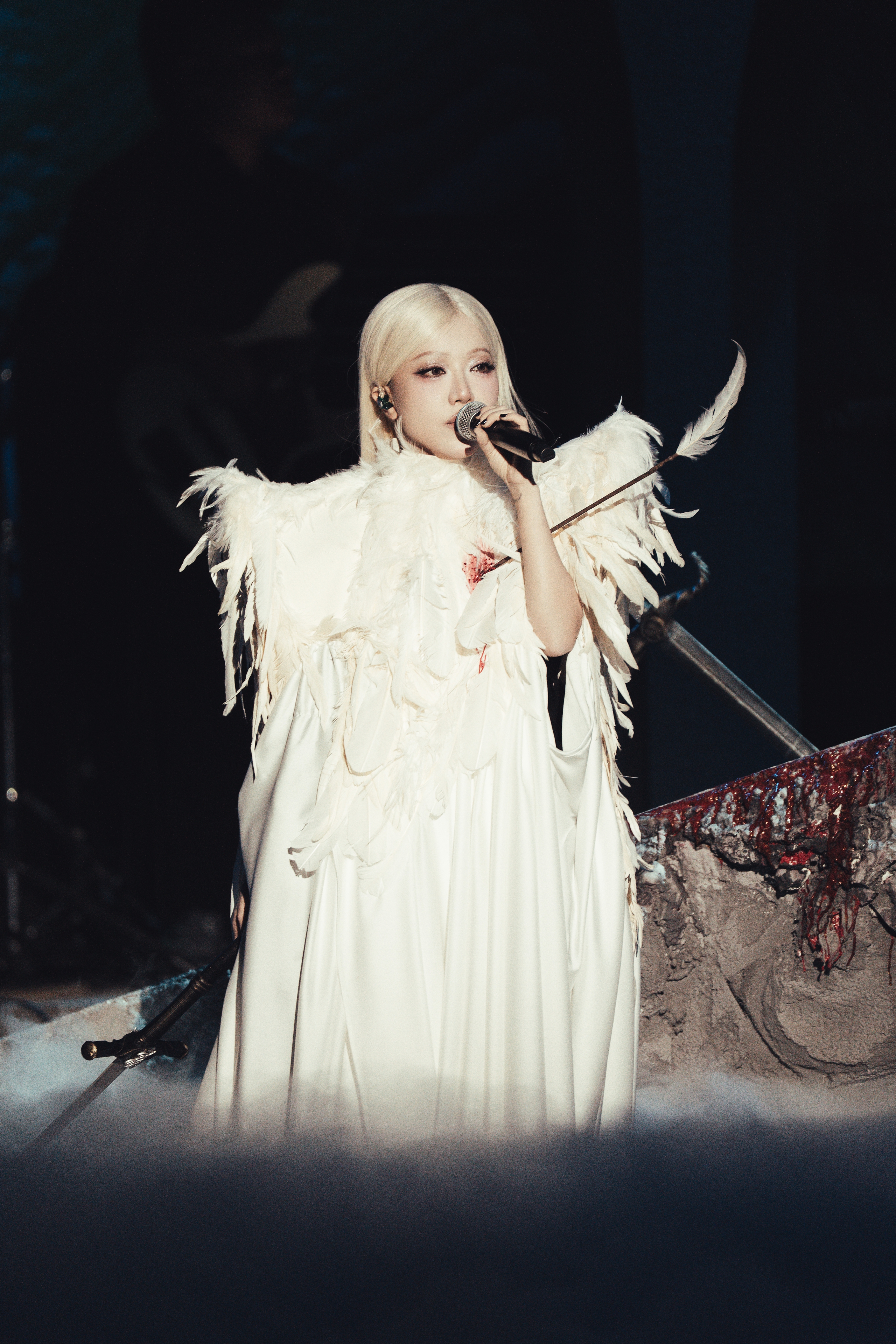 Live concert Phùng Khánh Linh- thế giới nội tâm đầy dũng cảm  - Ảnh 8.