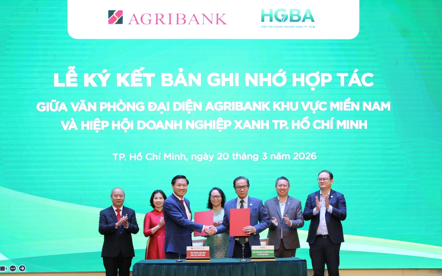 Agribank hạ lãi suất, khẳng định vai trò ngân hàng chủ lực - Ảnh 2.