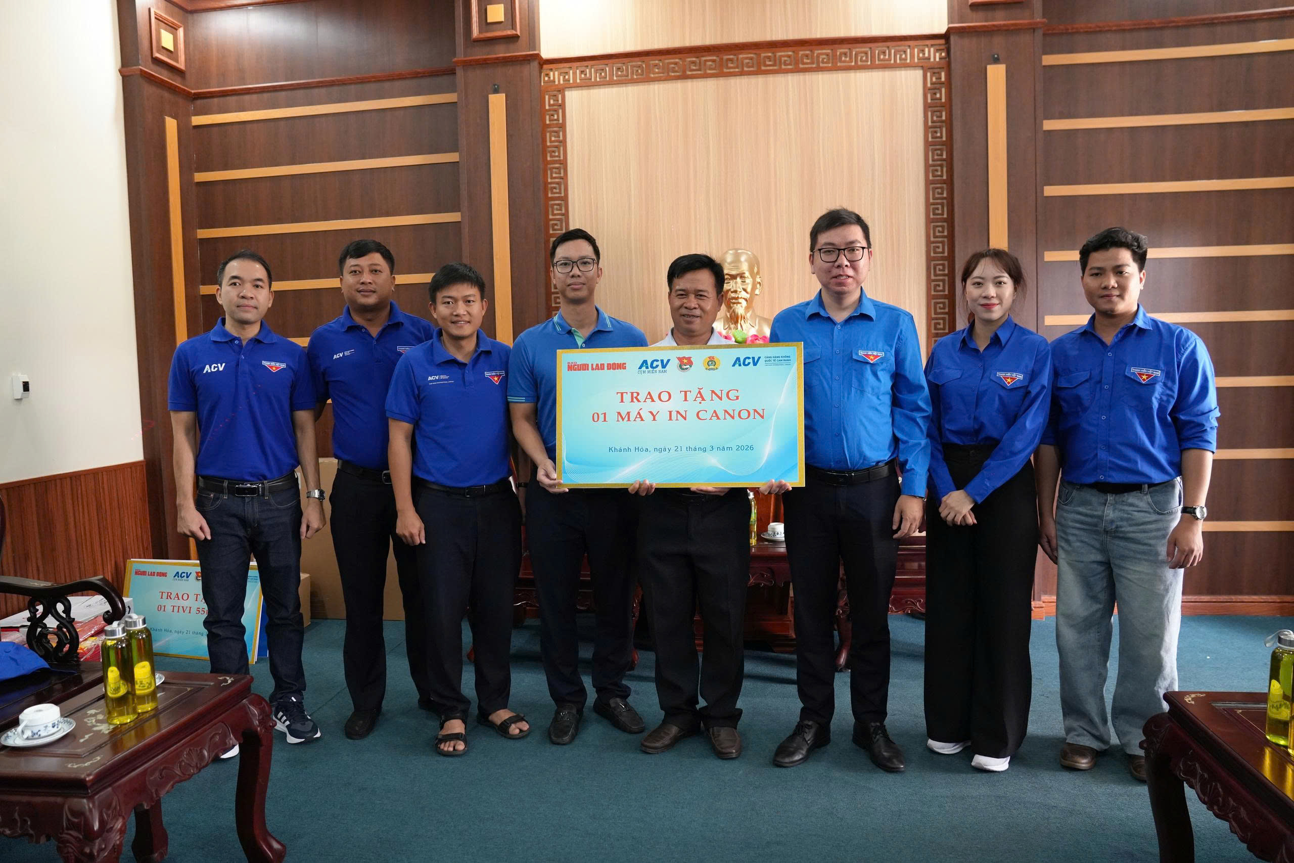 Báo Người Lao Động và ACV hỗ trợ Vùng 4 Hải Quân với quà tặng ý nghĩa 2026 - Ảnh 4. Báo Người Lao Động và ACV hỗ trợ Vùng 4 Hải Quân với quà tặng ý nghĩa 2026 - Ảnh 4.