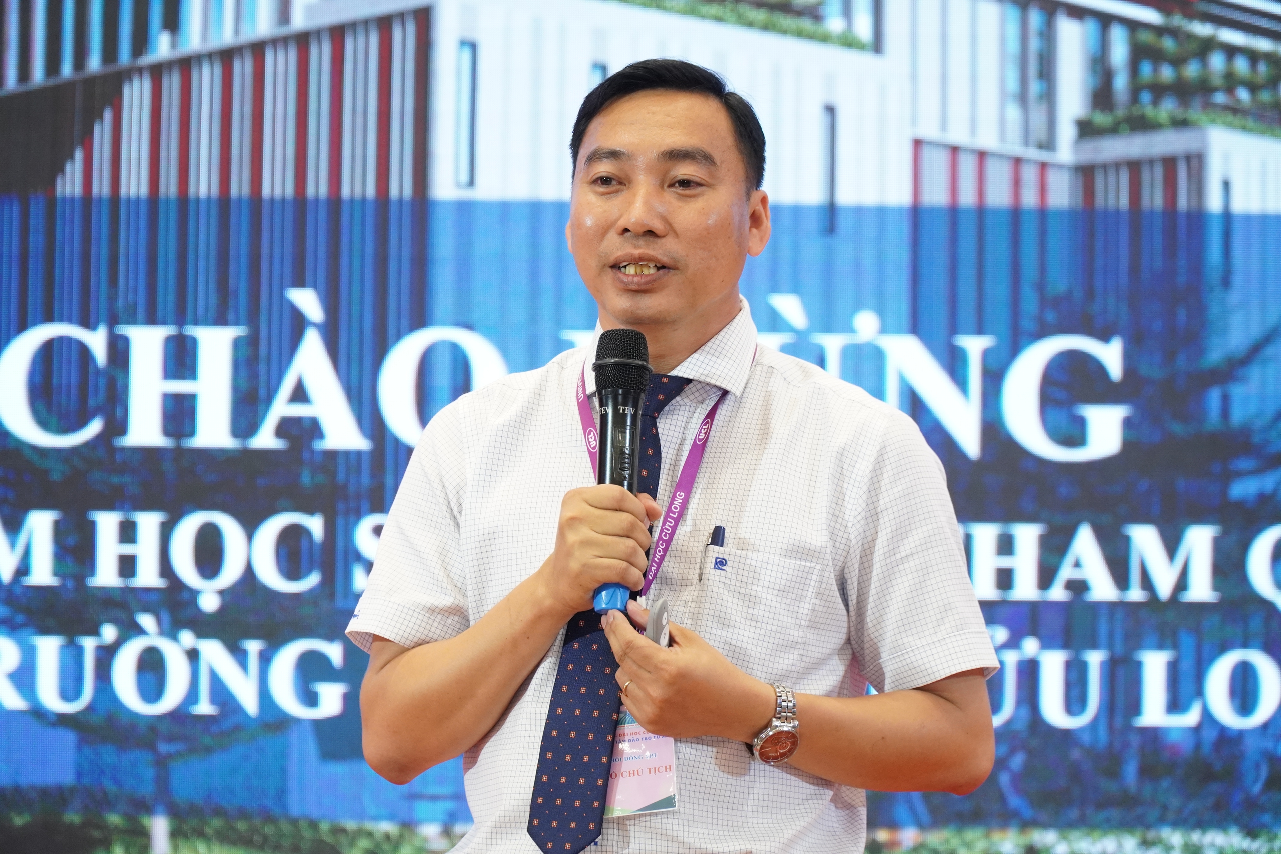 Hơn 7.000 học sinh và 546 giáo viên trải nghiệm tại Trường Đại học Cửu Long - Ảnh 2.