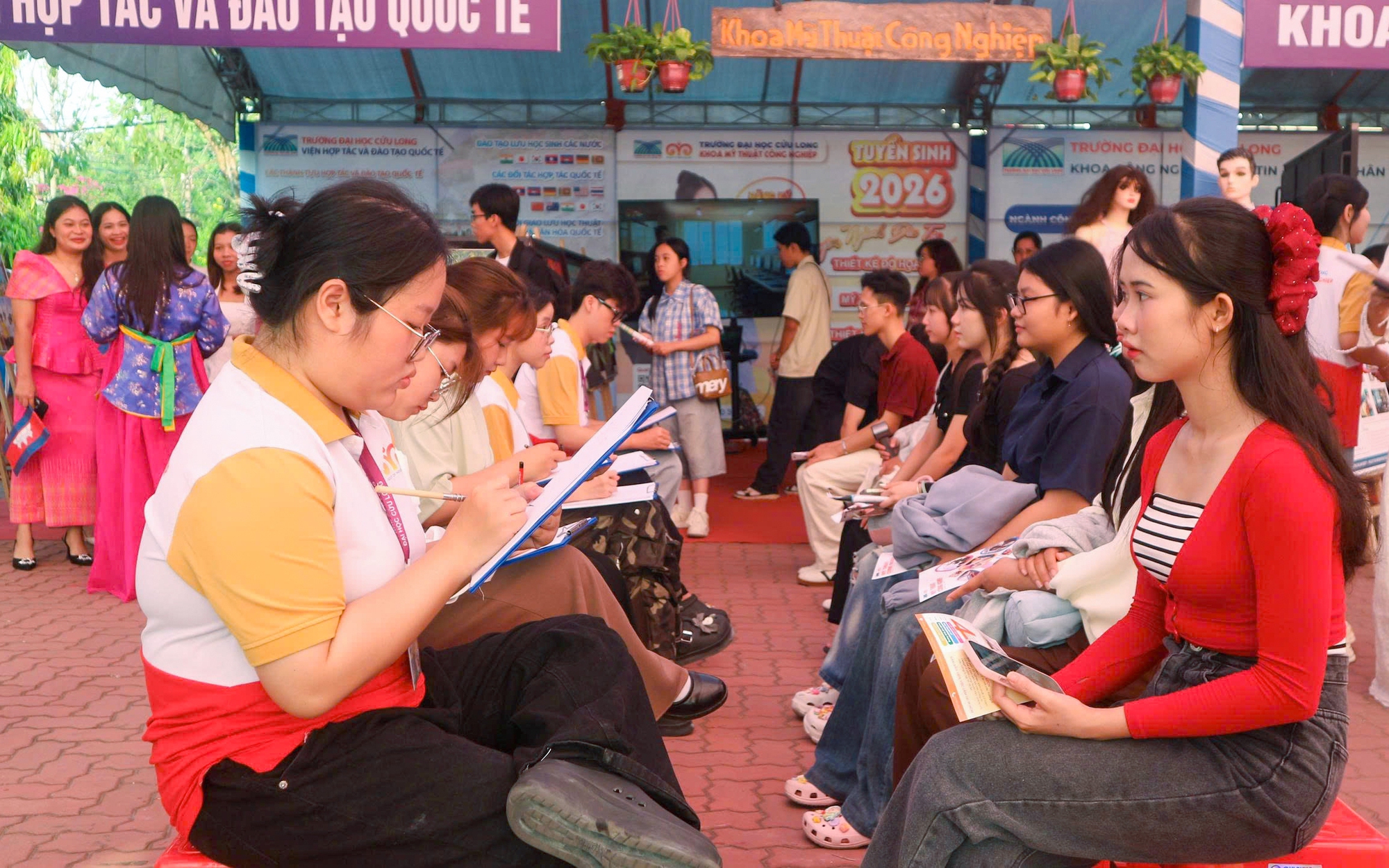 Trường Đại học Cửu Long tăng cường đ&agrave;o tạo nguồn nh&acirc;n lực cho L&agrave;o - Ảnh 2.