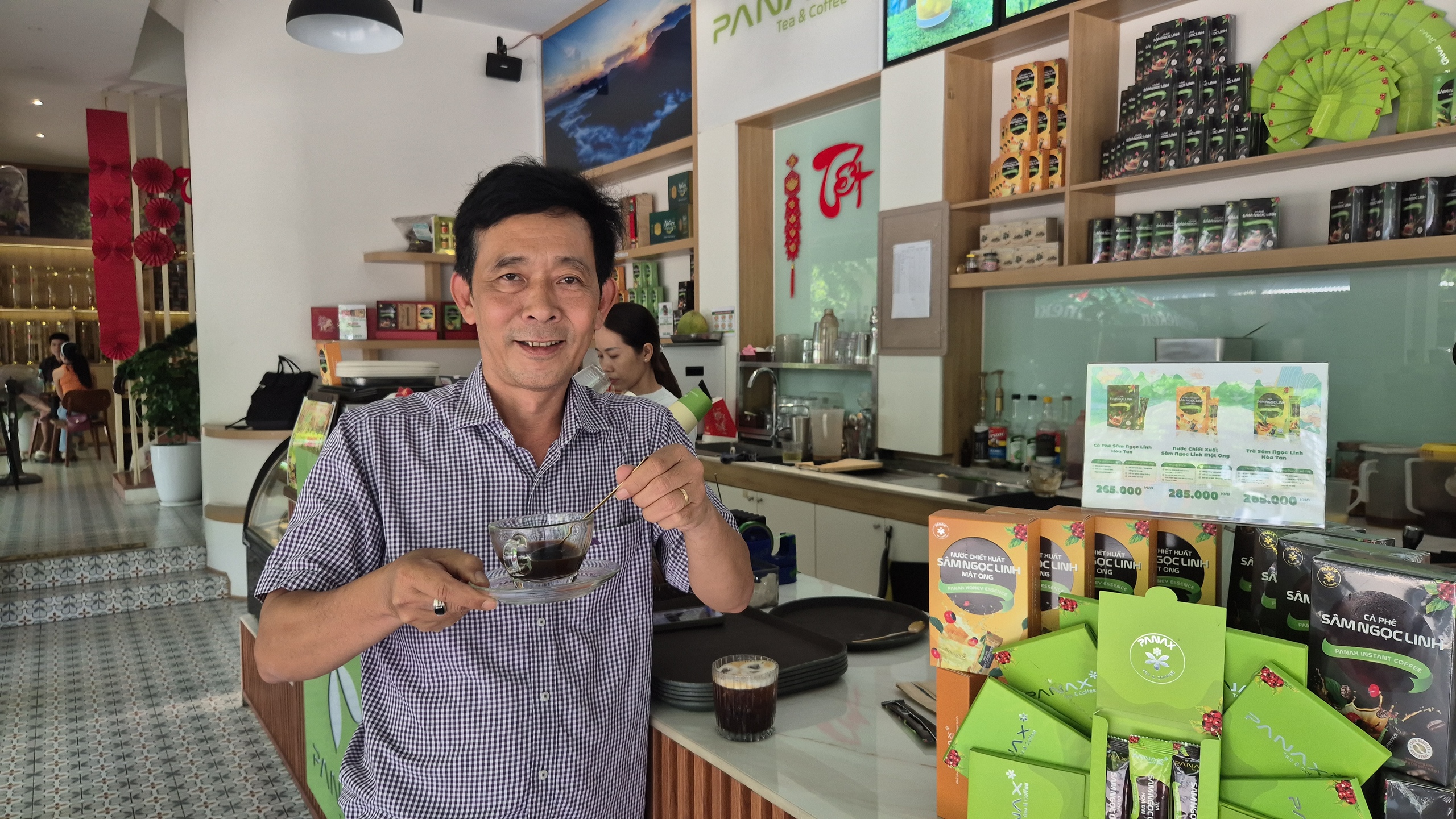 Cà phê sâm Ngọc Linh trở thành món Quốc dân tại Lễ hội 2026 - Ảnh 2. Cà phê sâm Ngọc Linh trở thành món Quốc dân tại Lễ hội 2026 - Ảnh 2.