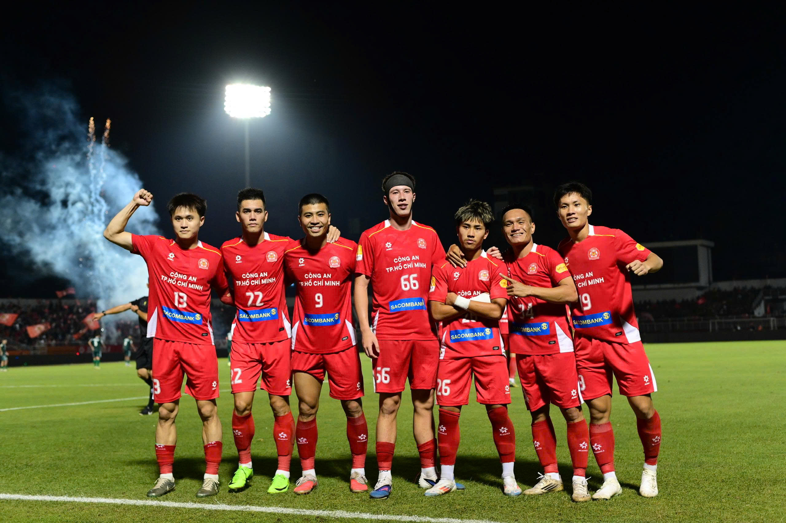 Tứ kết Cúp Quốc gia tái lập trật tự - Ảnh 1.