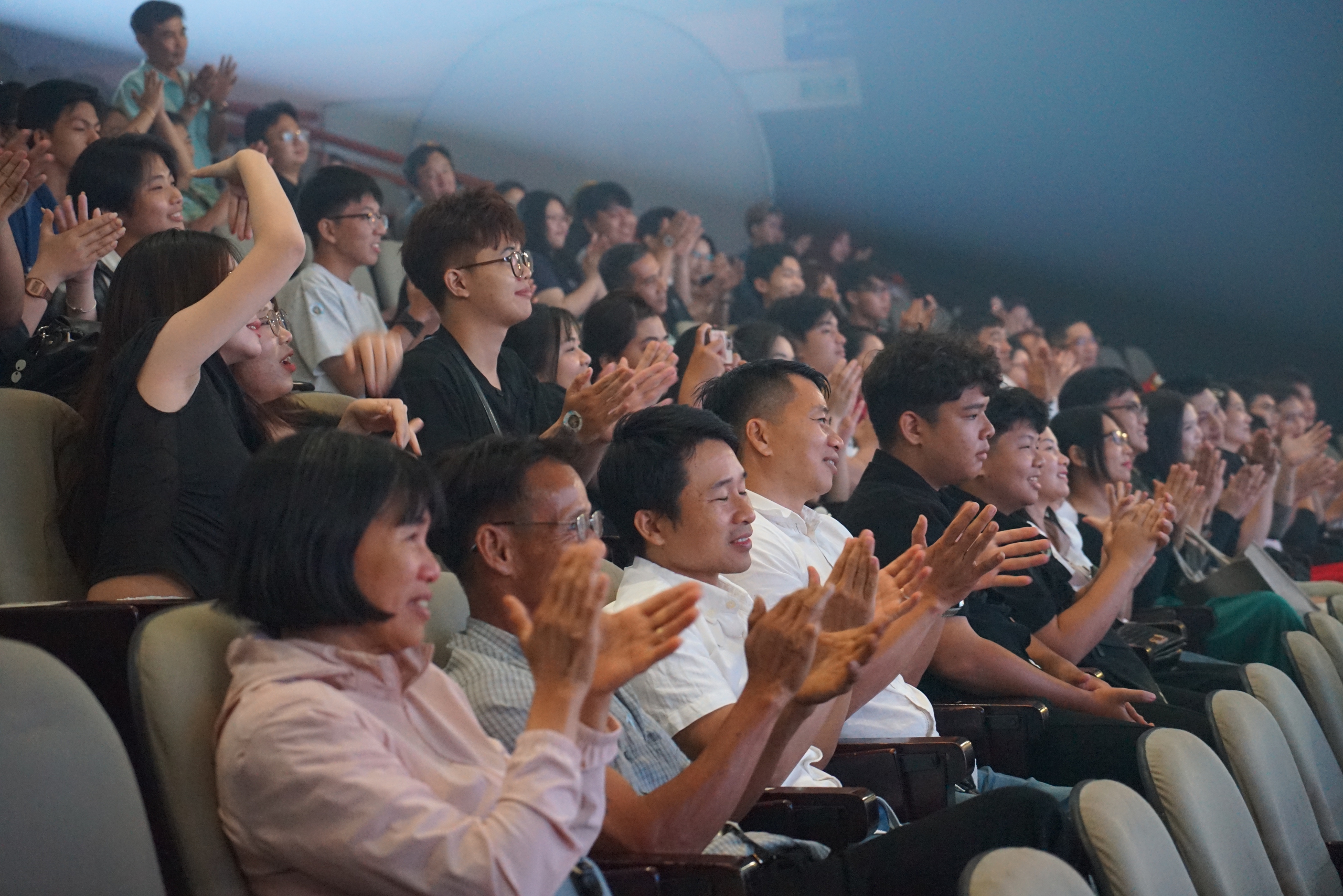 Mãn nhãn “Sắc và Đời”: Dấu ấn sáng tạo của sinh viên FPT Polytechnic - Ảnh 4.