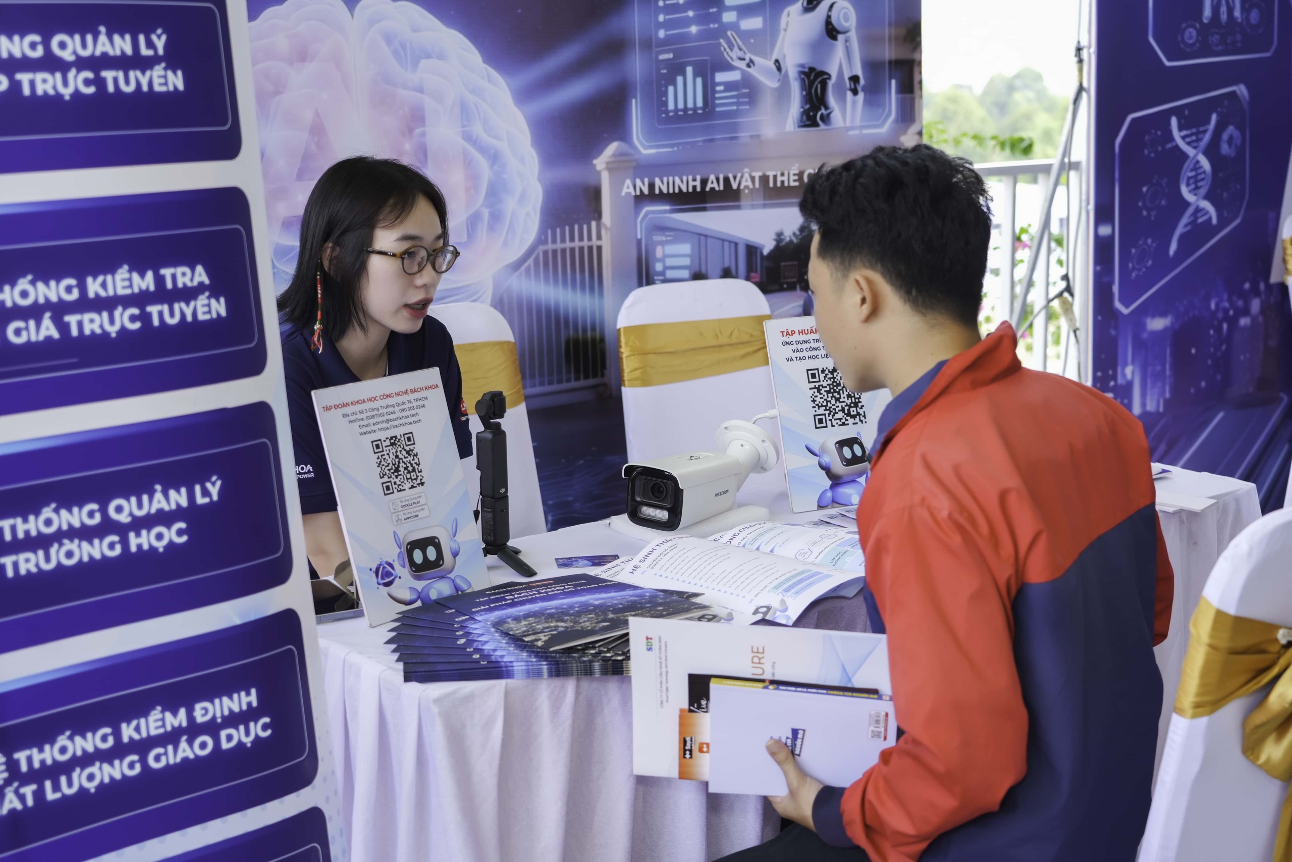 Học sinh "chạm" nghề, sinh viên "chạm" việc tại Tech Fest & Job Fair 2026 - Ảnh 4.