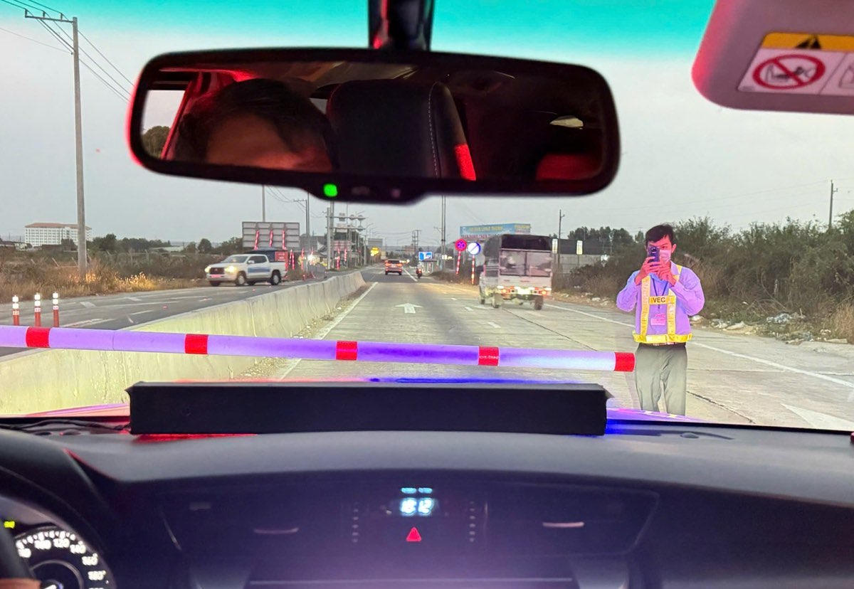 Tài xế bất ngờ vì bị “truy thu” phí đường cao tốc sau sự cố hỏng barie - Ảnh 2.