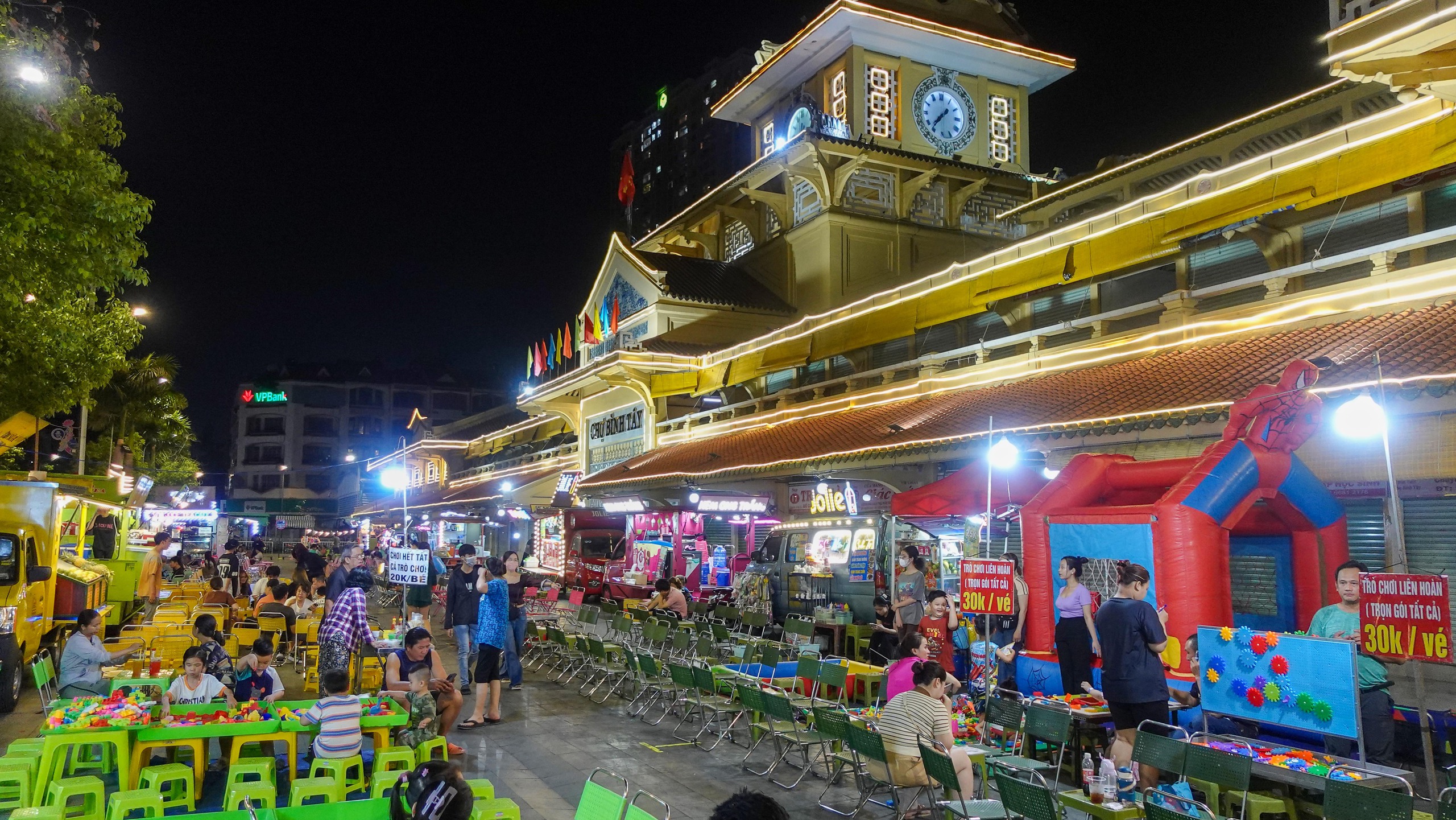 Kinh tế đêm cần lối đi mới - Ảnh 1.