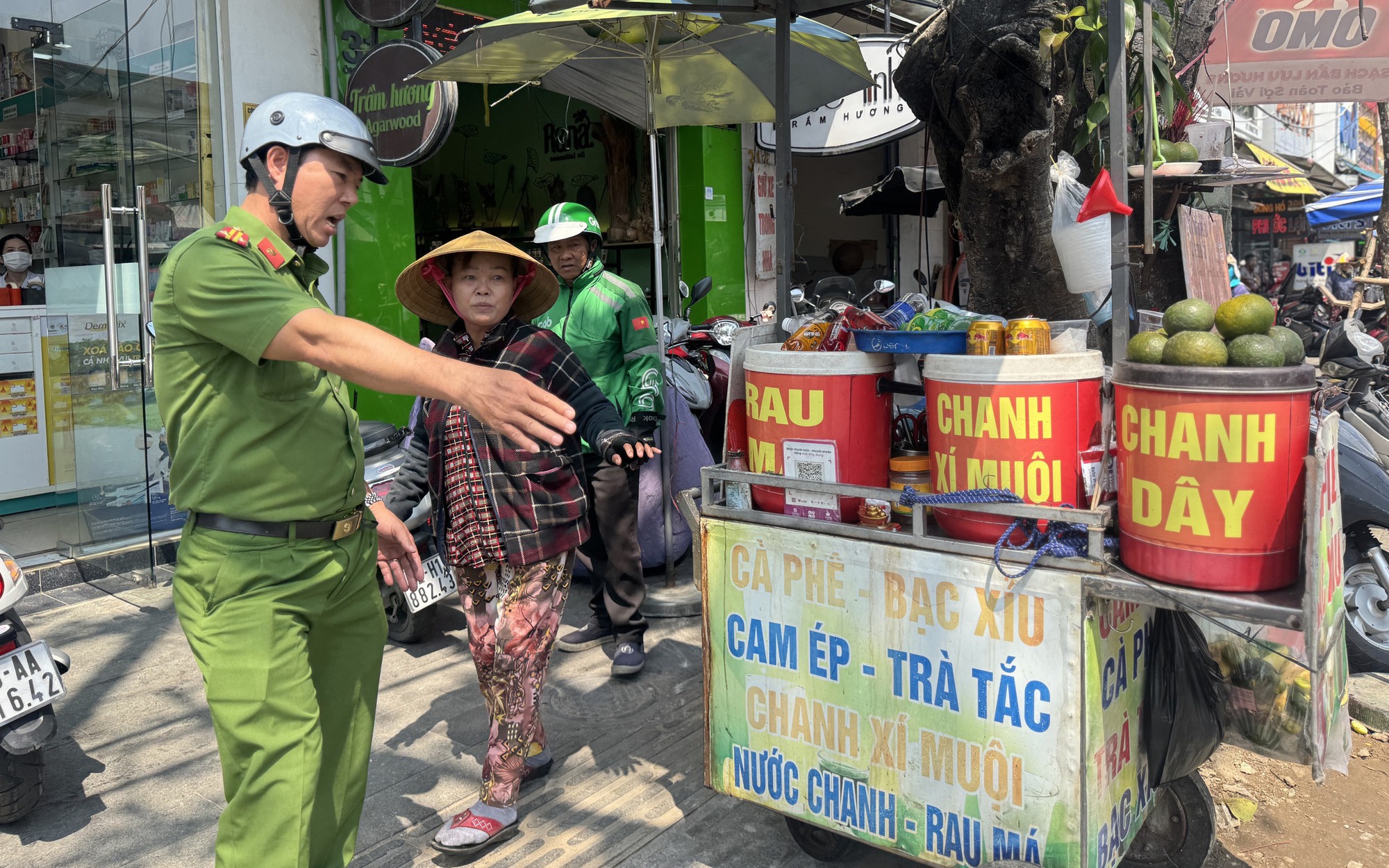 Hai lời giải cho vỉa h&egrave; đ&ocirc; thị - Ảnh 1.