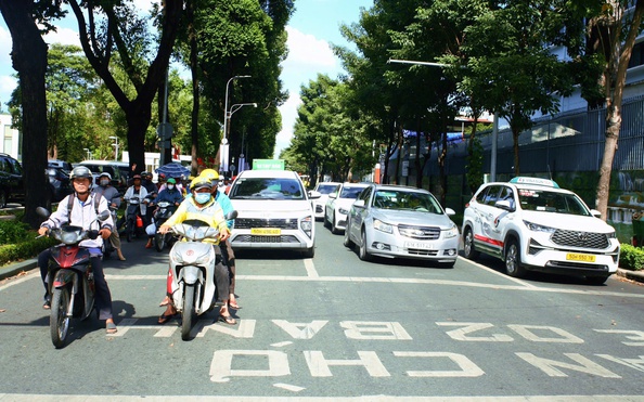 Dự b&aacute;o thời tiết h&ocirc;m nay, 23-3: TPHCM v&agrave; Nam Bộ nắng n&oacute;ng từ 11-15 giờ - Ảnh 1.