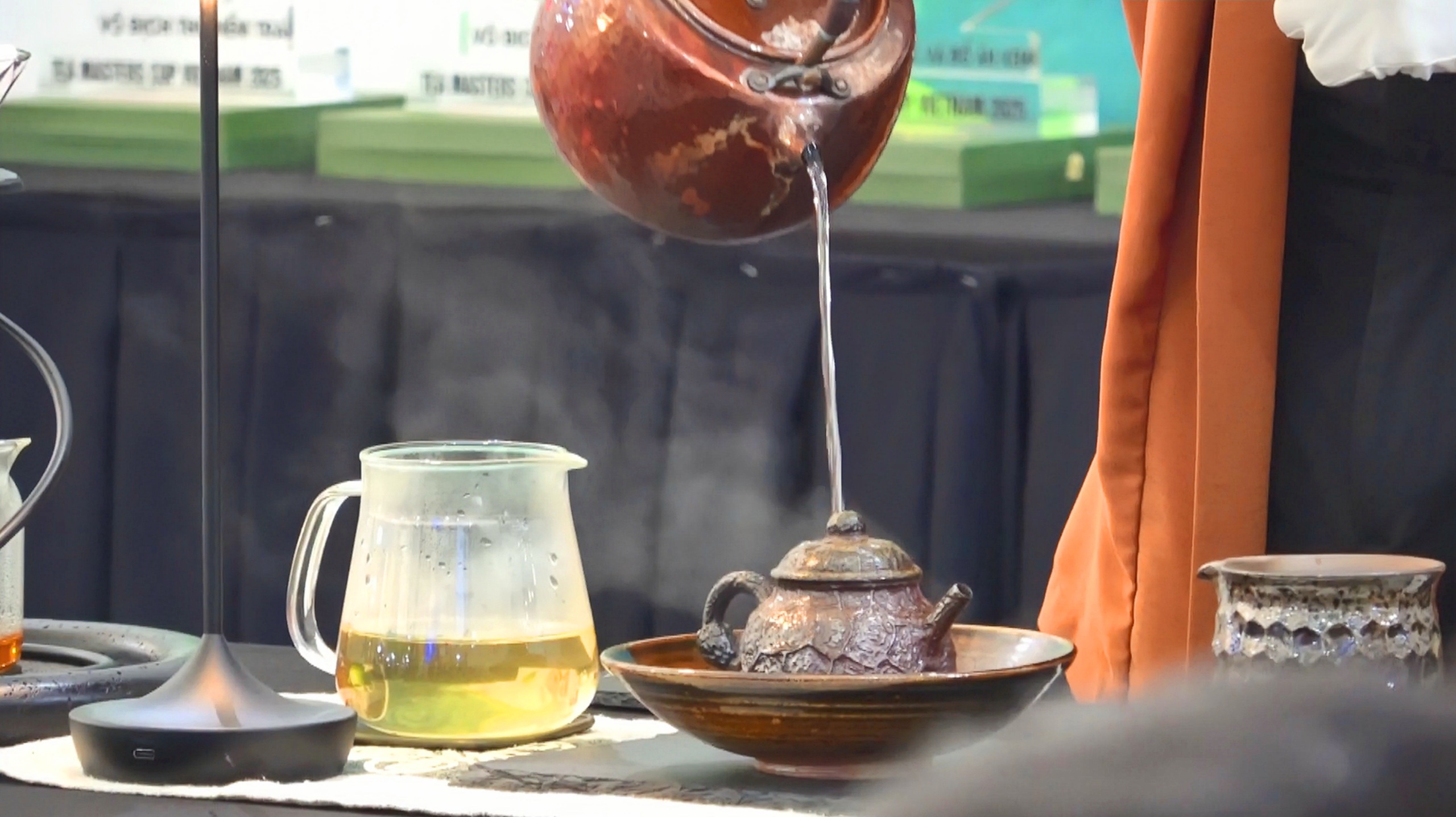 Chiếc cối xay c&agrave; ph&ecirc; v&agrave; ch&eacute;n tr&agrave; "động" của anh ch&agrave;ng 9X điển trai - Ảnh 3.