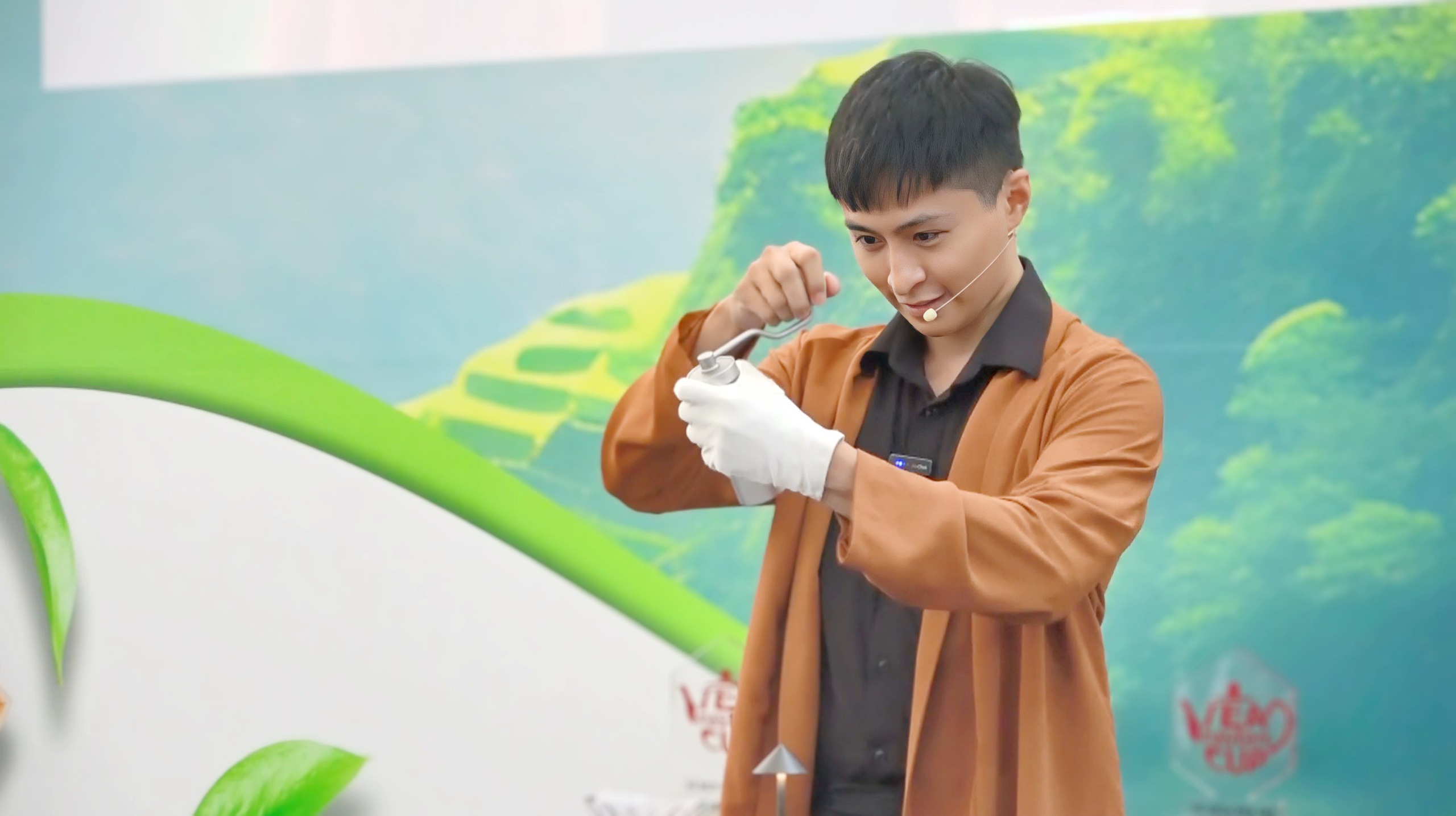 Chiếc cối xay c&agrave; ph&ecirc; v&agrave; ch&eacute;n tr&agrave; "động" của anh ch&agrave;ng 9X điển trai - Ảnh 6.