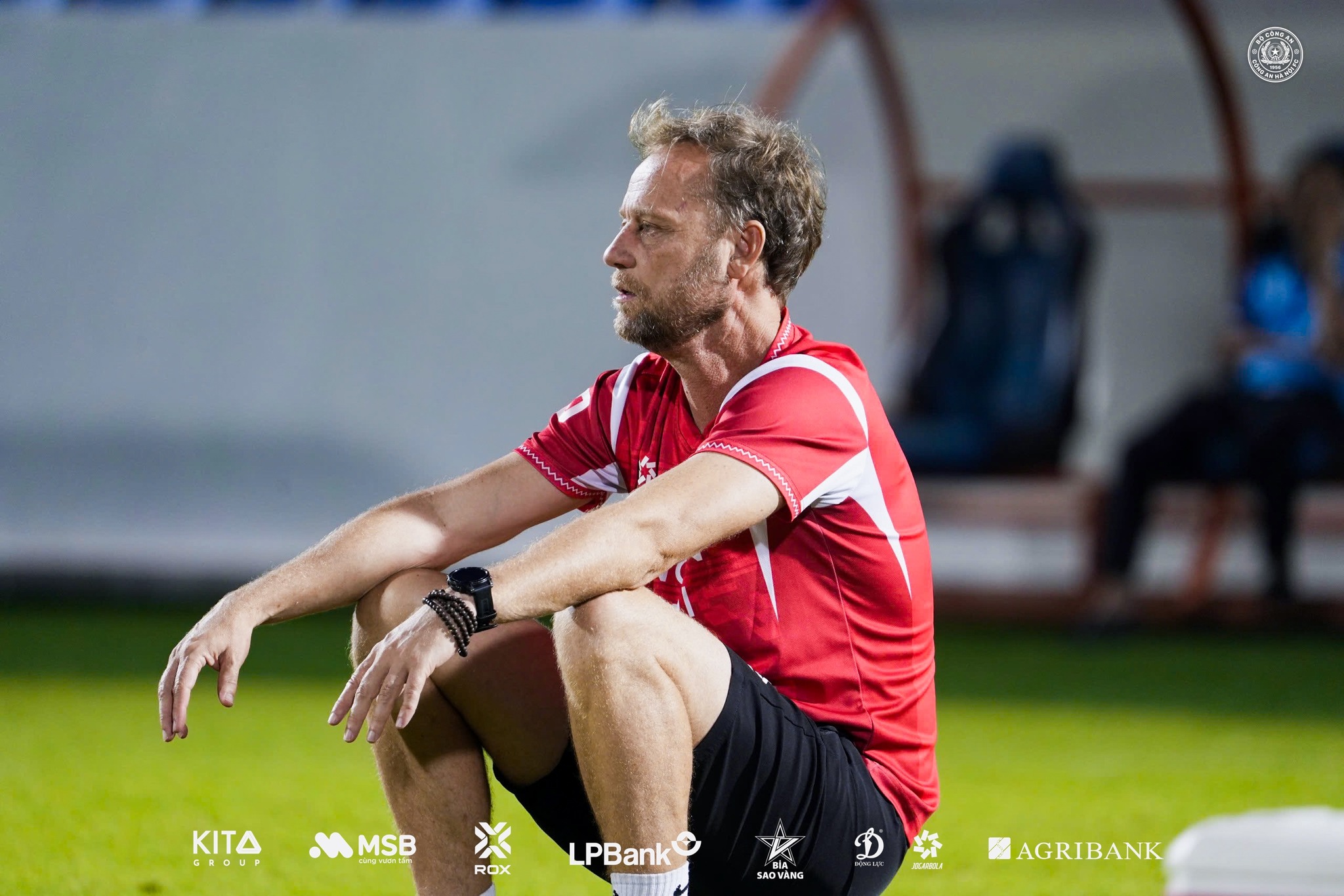 Cựu HLV tuyển Thái Lan tiếp tục chê bai nghiệp vụ trọng tài V-League - Ảnh 3.