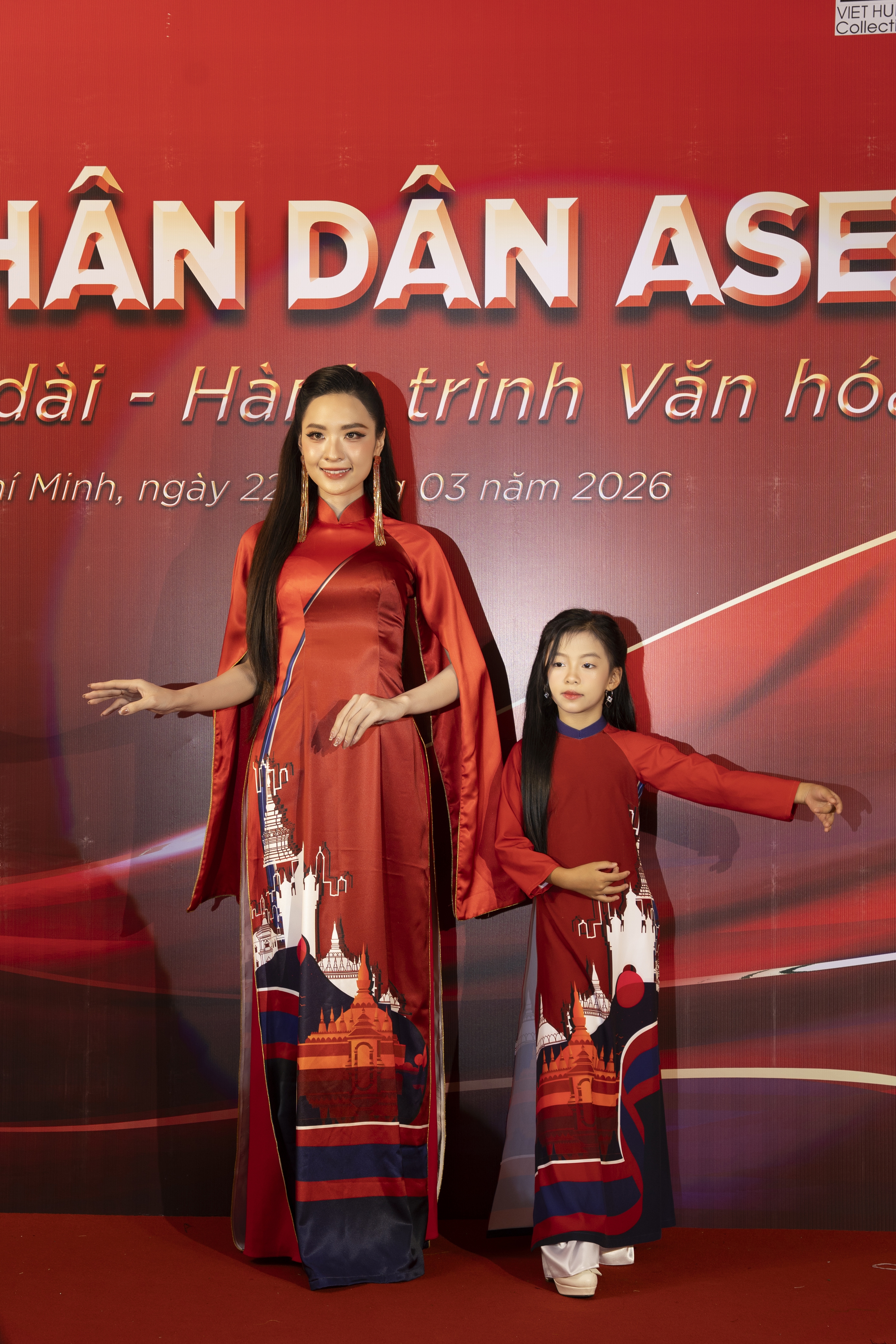 Việt Hùng cùng dàn người đẹp đưa văn hóa Việt ra thế giới - Ảnh 12.