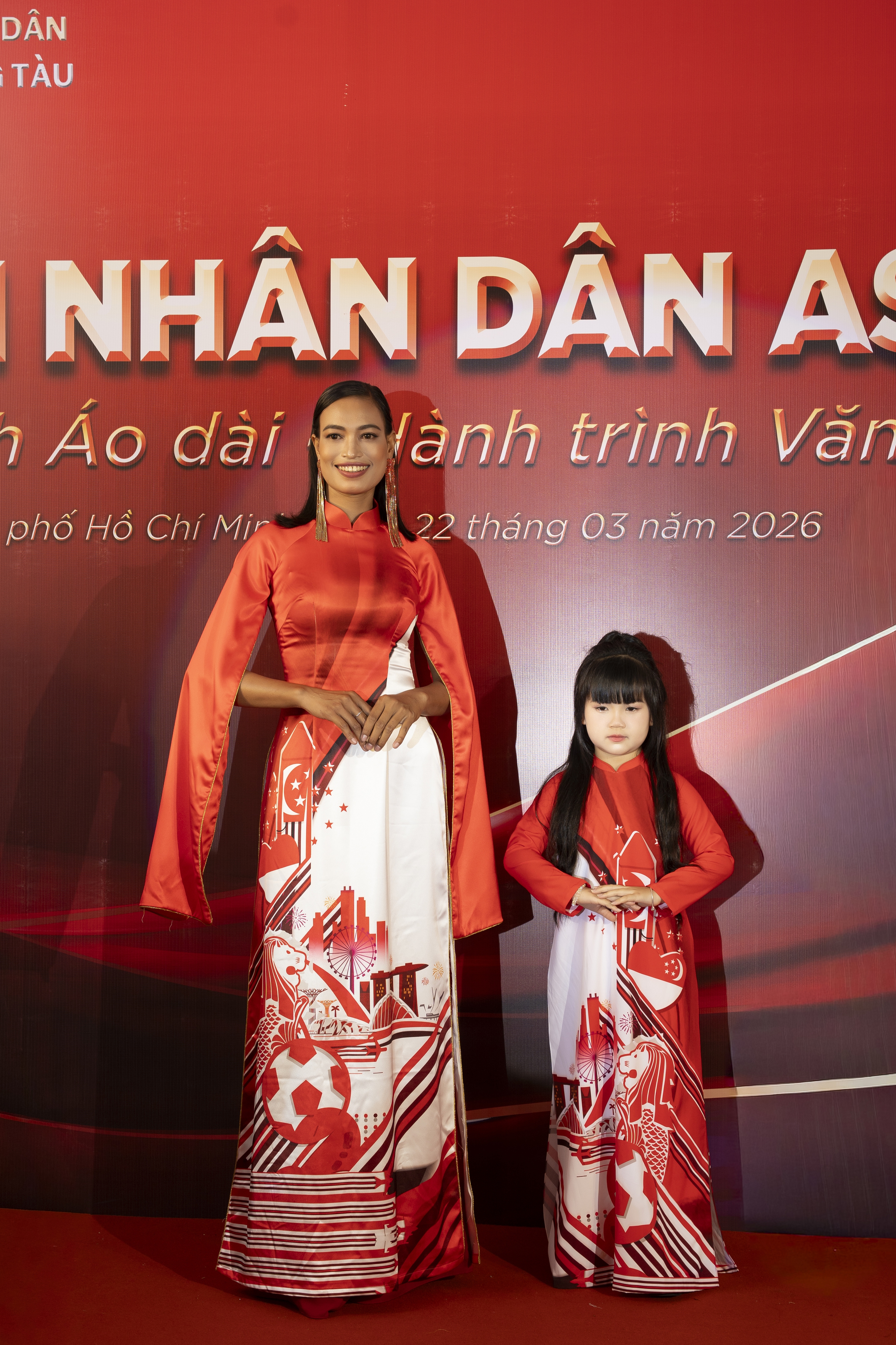 Việt Hùng cùng dàn người đẹp đưa văn hóa Việt ra thế giới - Ảnh 13.