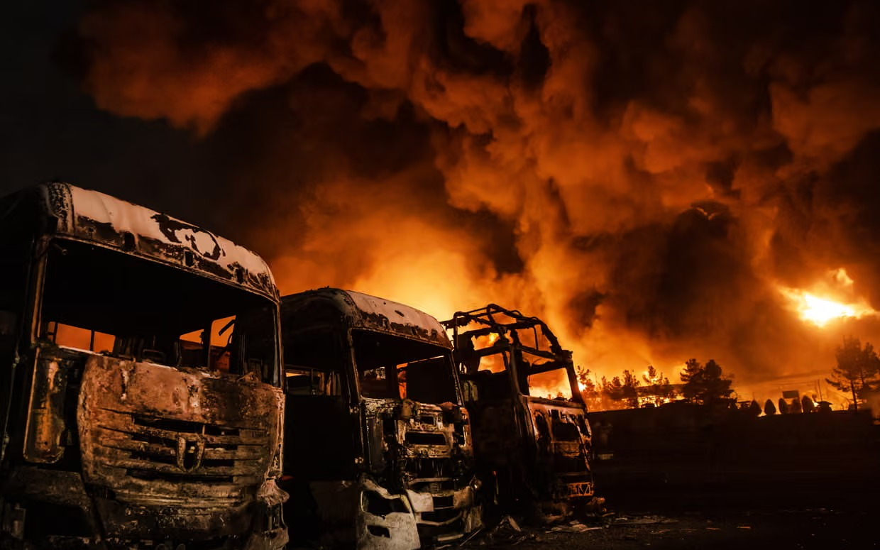 Mỹ tung &ldquo;&aacute;t chủ b&agrave;i&rdquo; USS Tripoli v&agrave; d&agrave;n t&agrave;u chiến tới Trung Đ&ocirc;ng - Ảnh 3.