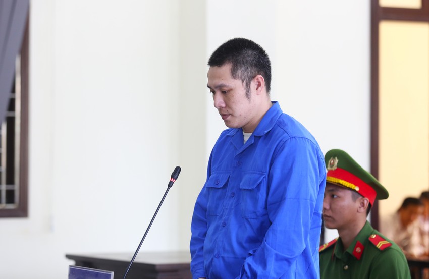 Phạm Văn Cường nhận 10 năm tù vì đâm vợ nhiều nhát do mâu thuẫn - Ảnh 1.