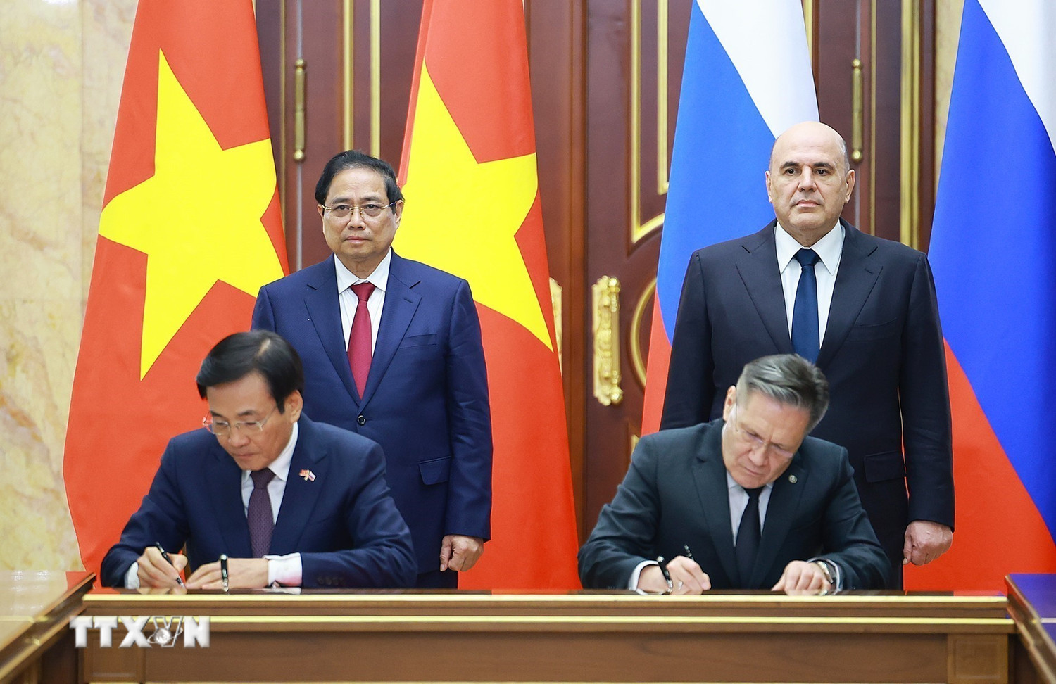 - Ảnh 4. - Ảnh 4.