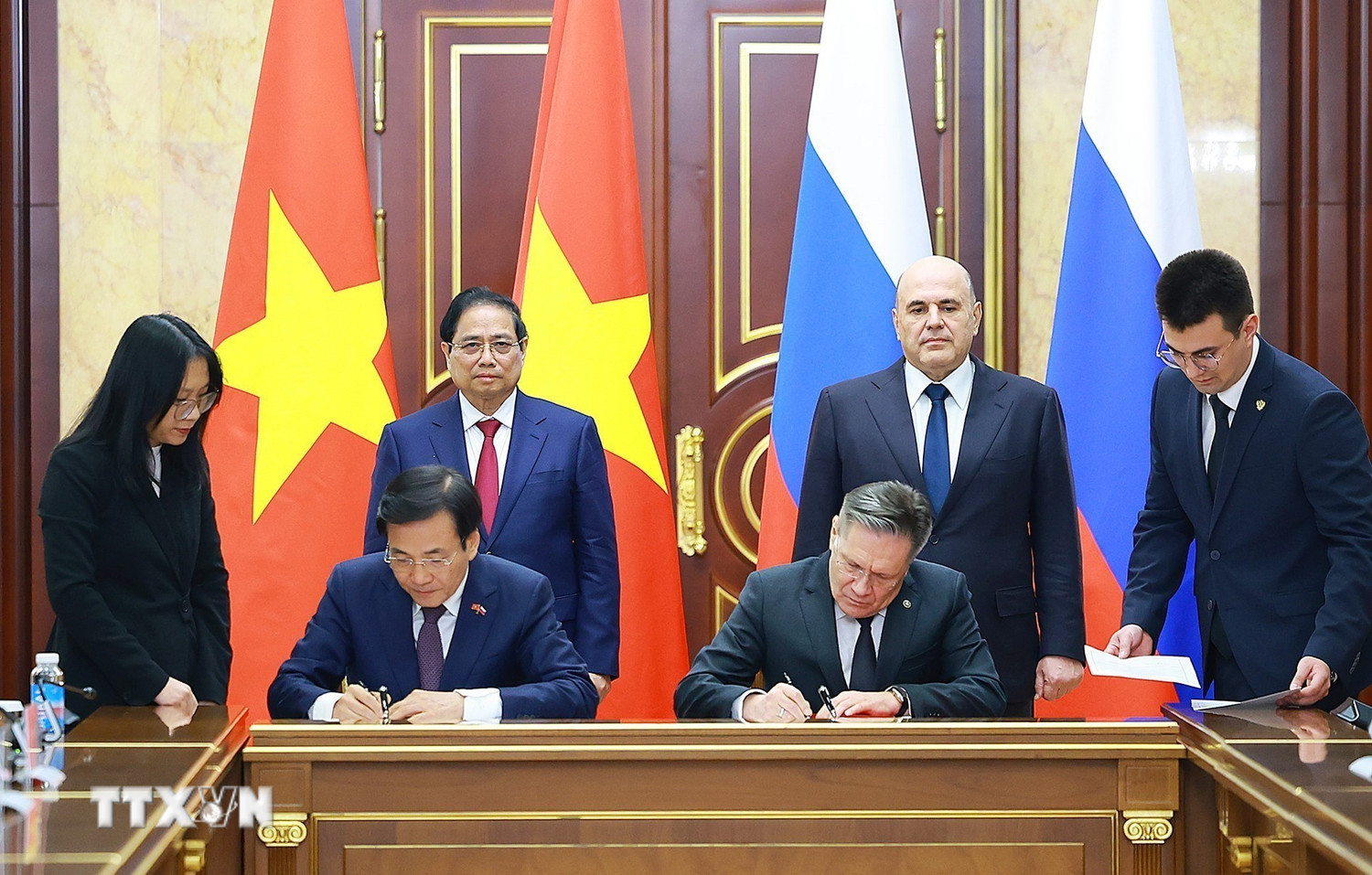 - Ảnh 3. - Ảnh 3.