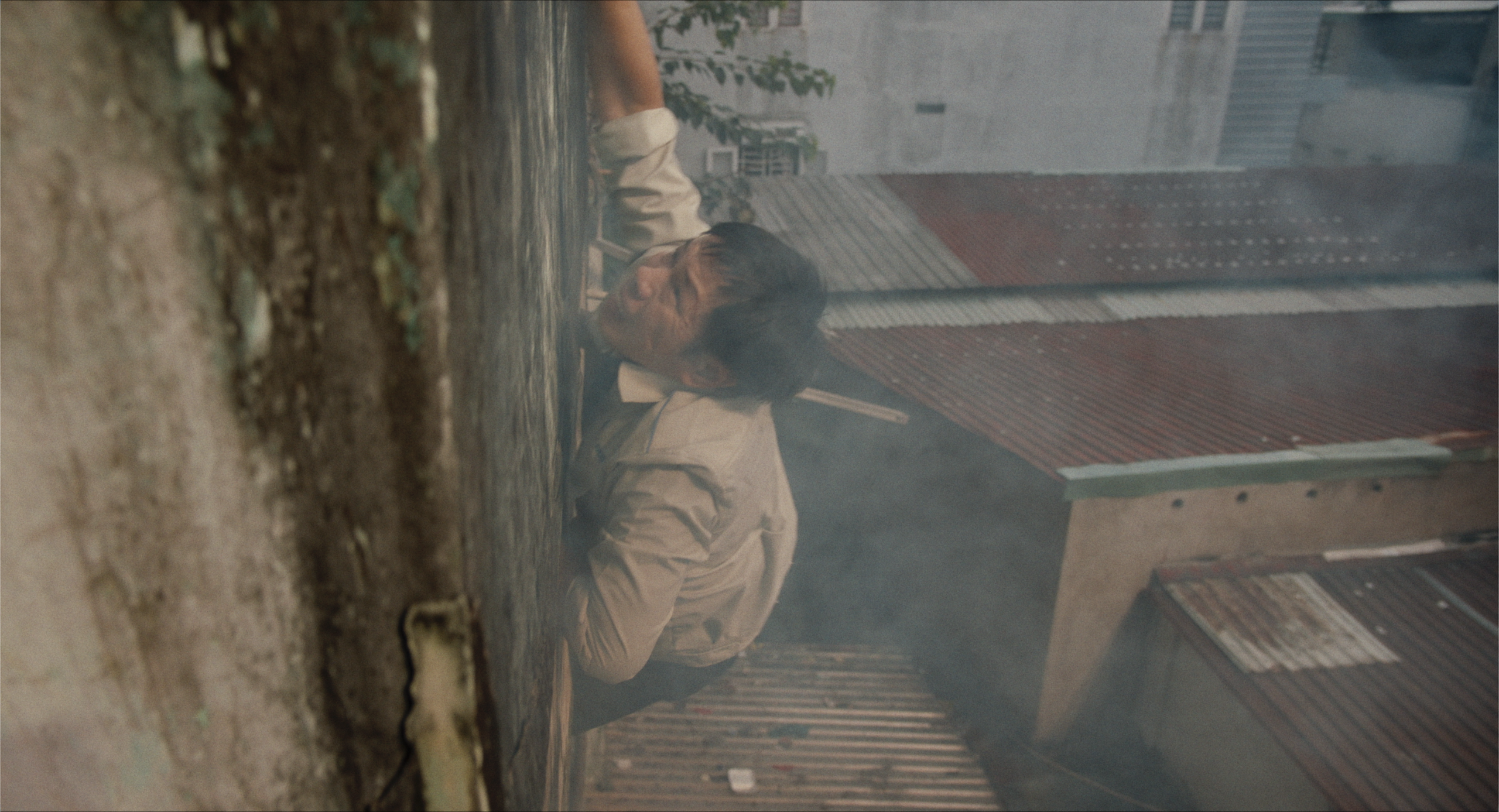 Thái Hòa lộ đôi mắt đầy ẩn uất, lo toan vì con - Ảnh 13.