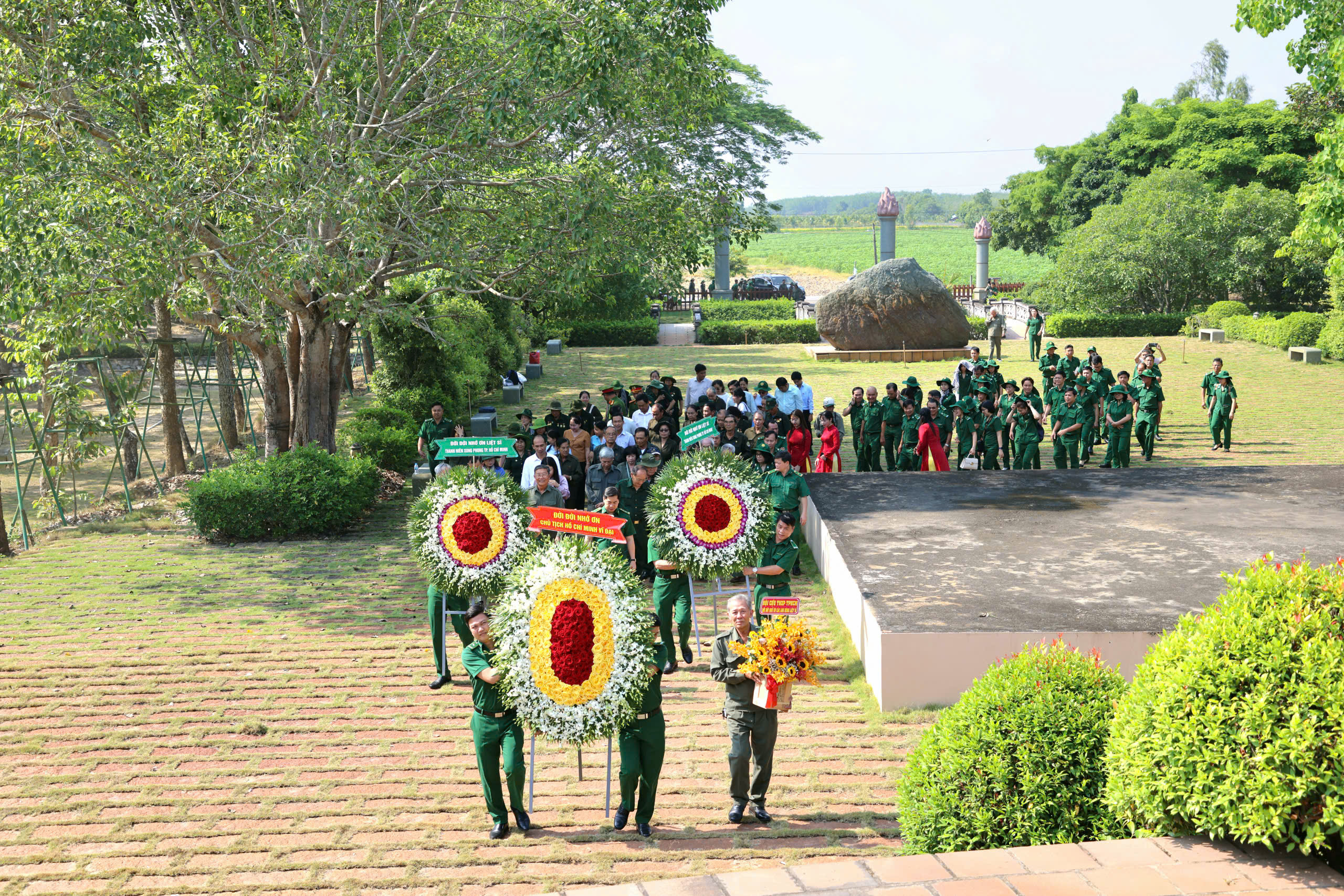 Tưởng nhớ 99 liệt sĩ Thanh niên xung phong hy sinh trên chiến trường biên giới Tây Nam - Ảnh 1.
