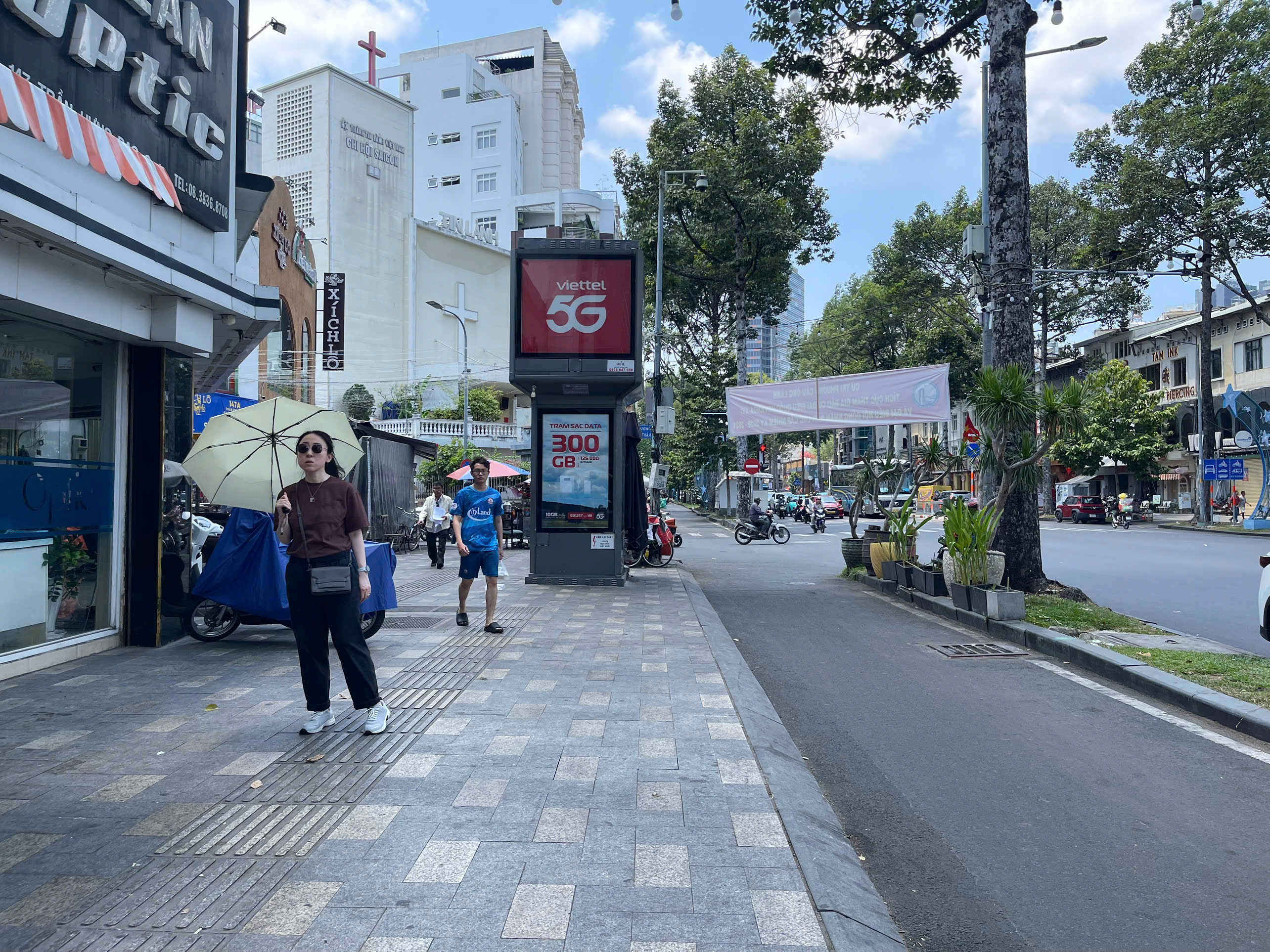 Giao công an xã giữ trật tự đô thị: Lập lại kỷ cương - Ảnh 1.