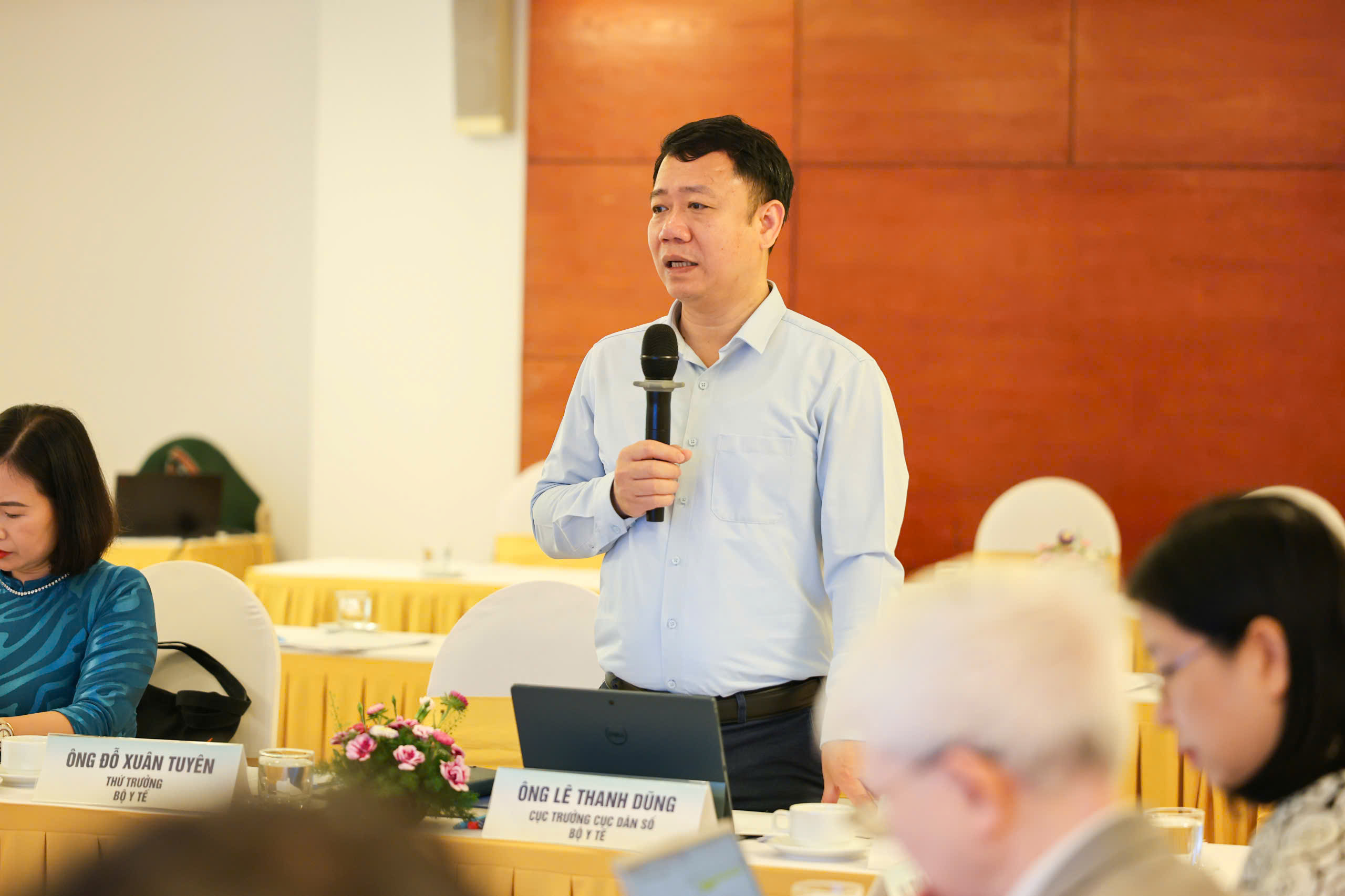 Bộ Y tế đề xuất mở điểm chăm sóc người cao tuổi ban ngày tại cộng đồng - Ảnh 2.