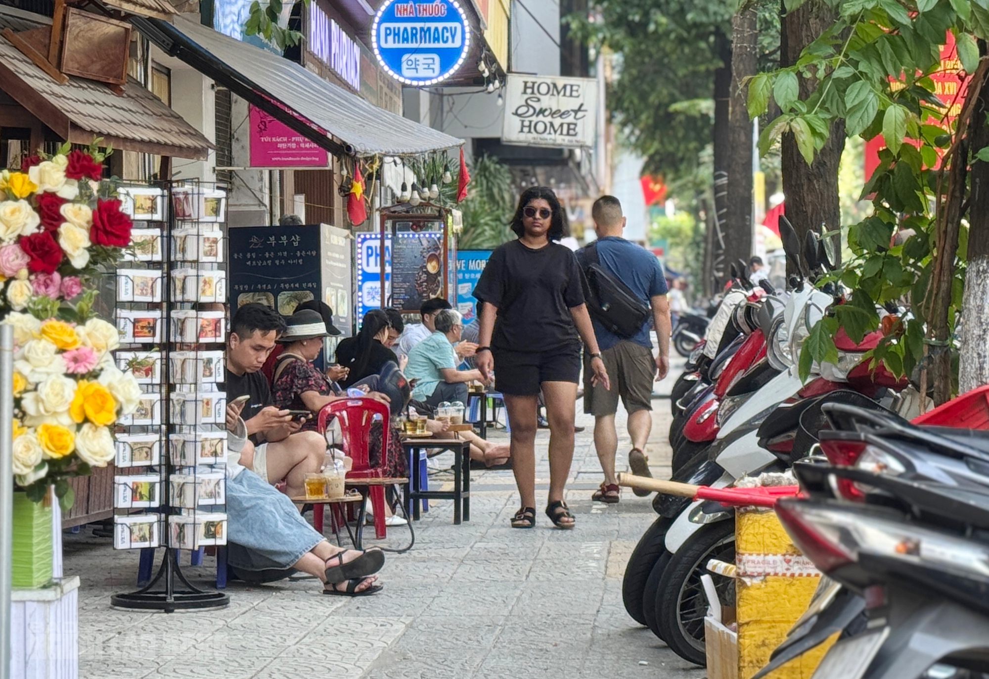 Hiện trạng vỉa h&egrave; Đ&agrave; Nẵng trước lệnh cấm kinh doanh năm 2026 - Ảnh 5.