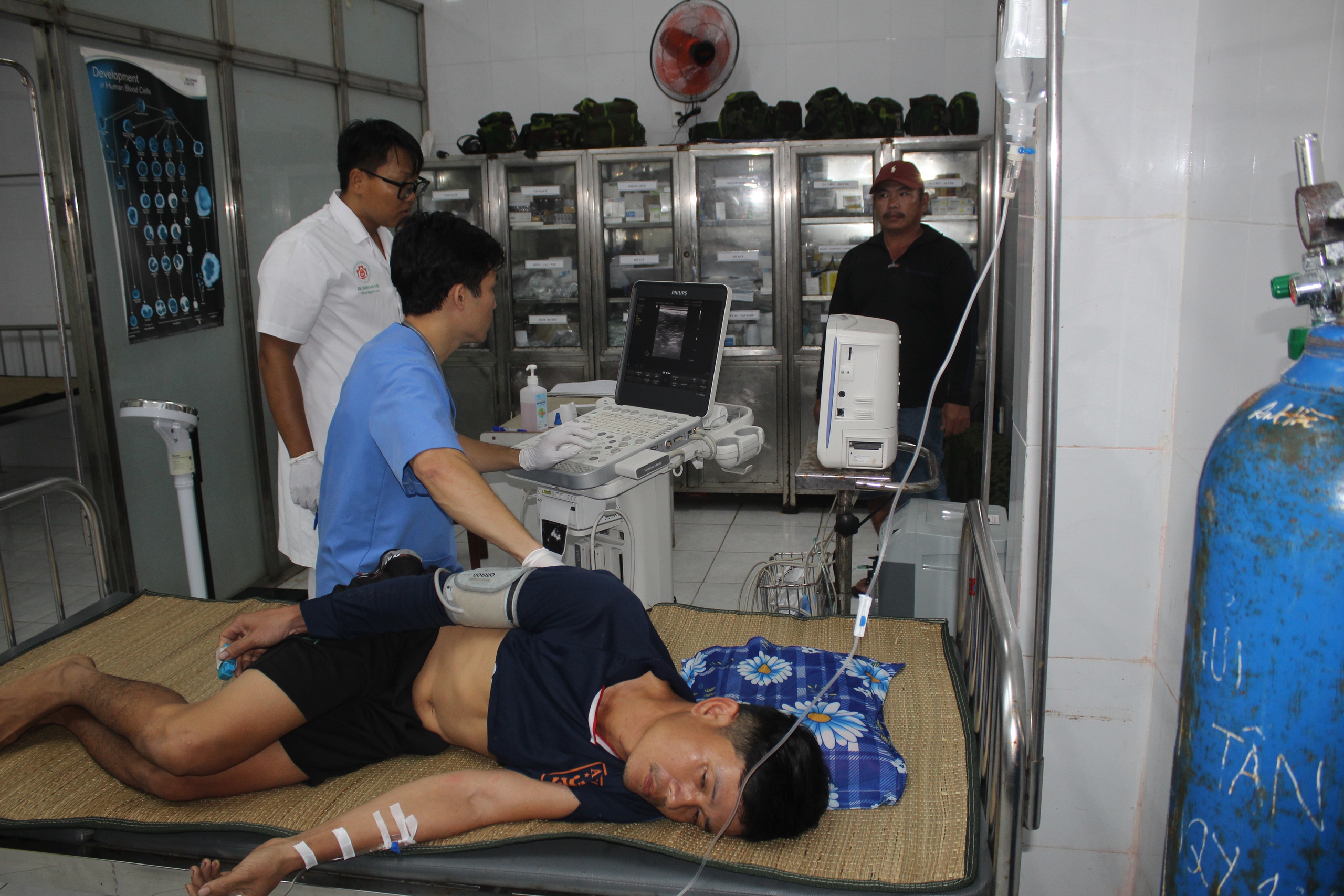 Cấp cứu kịp thời thợ lặn gặp nạn ở Trường Sa năm 2026 - Ảnh 2.