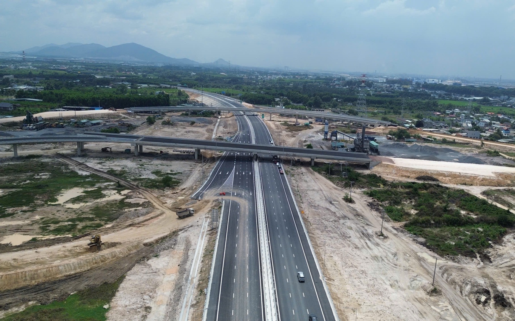 Quyết định quan trọng của Đồng Nai về dự &aacute;n metro Suối Ti&ecirc;n - s&acirc;n bay Long Th&agrave;nh - Ảnh 2.
