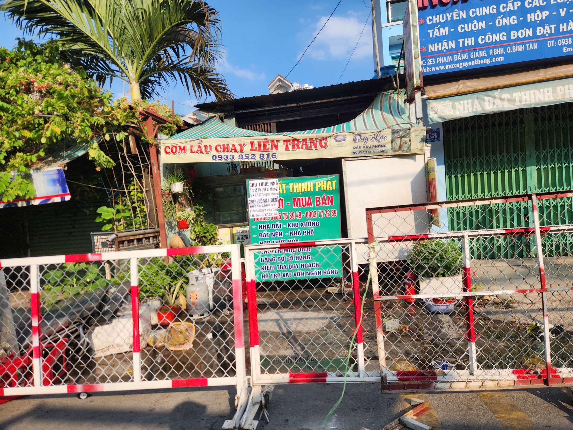 Cháy quán cơm chay ở TPHCM khiến hai mẹ con tử vong , điều tra nguyên nhân - Ảnh 1.