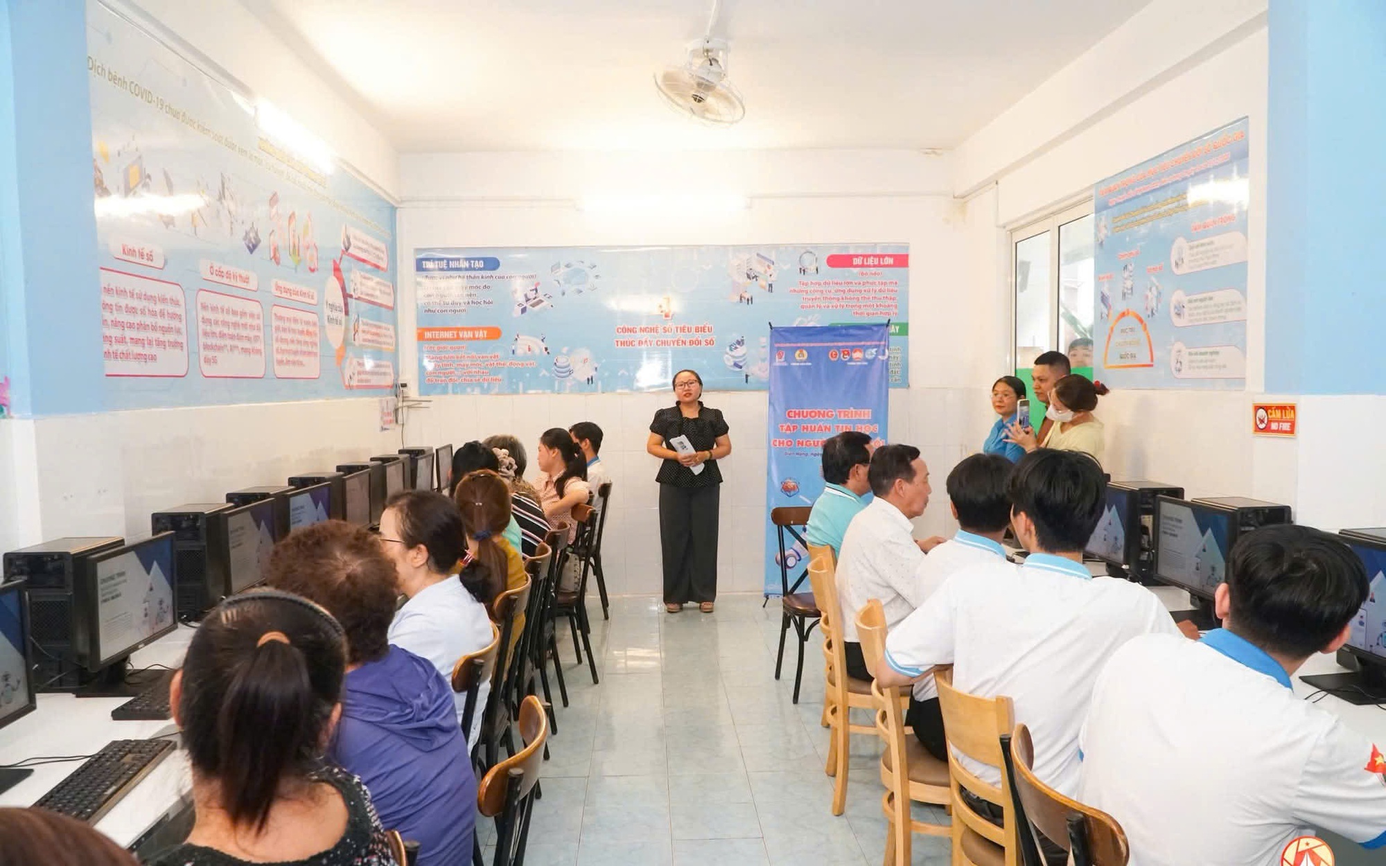 S&ocirc;i nổi hội thi &ldquo;Duy&ecirc;n d&aacute;ng &aacute;o d&agrave;i&rdquo; phường Ph&uacute; Thọ, TPHCM - Ảnh 6.