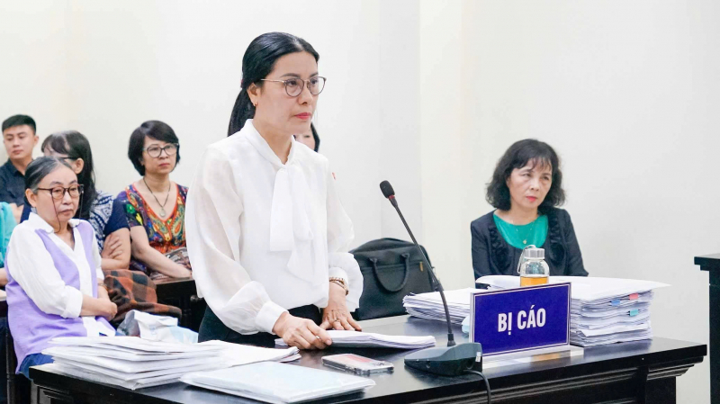 Nữ cựu Hiệu trưởng THCS Ba Đình bị đề nghị 4 - 5 năm tù vì thu học phí trái quy định - Ảnh 1. Nữ cựu Hiệu trưởng THCS Ba Đình bị đề nghị 4 - 5 năm tù vì thu học phí trái quy định - Ảnh 1.