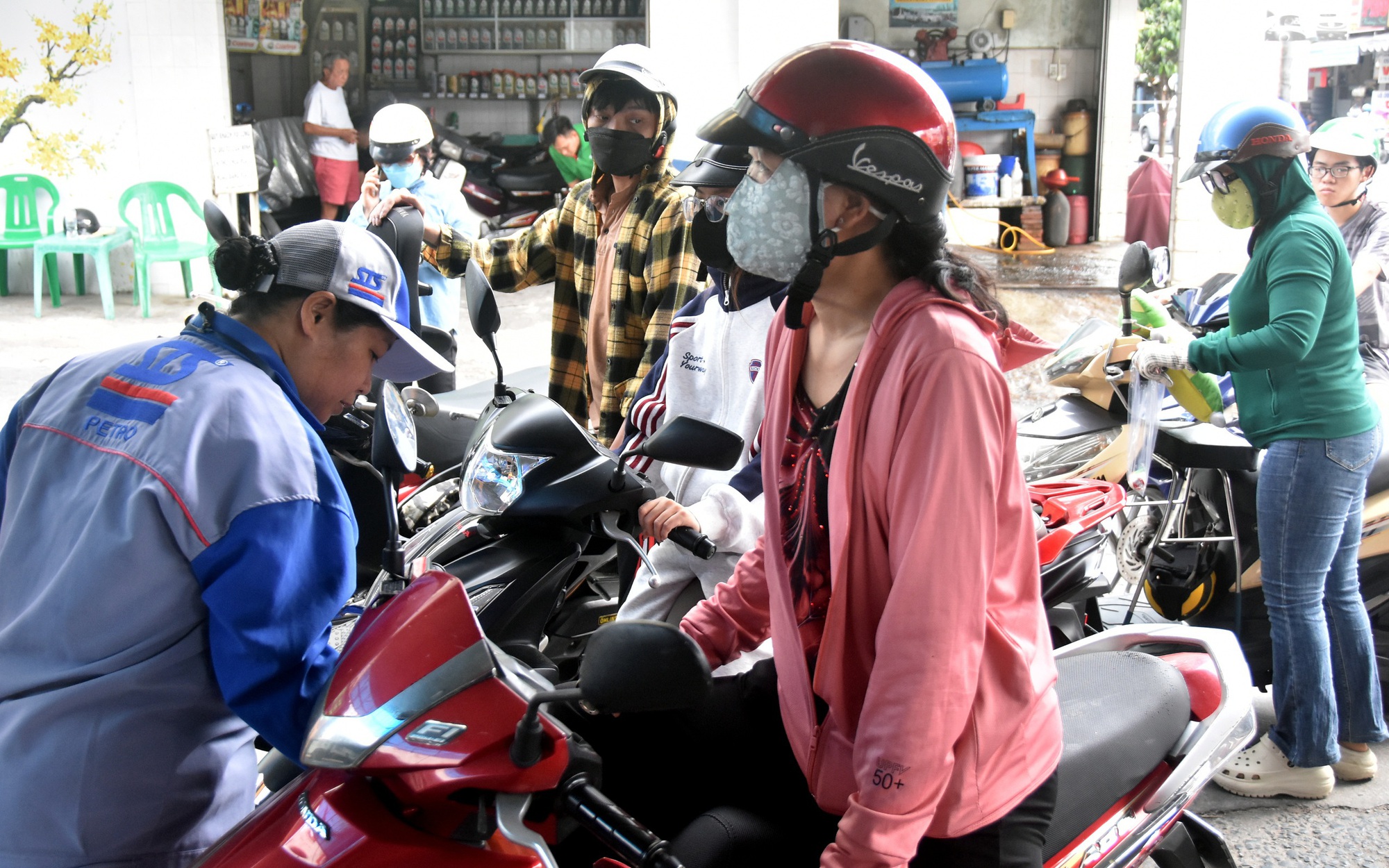 Thủ tướng: Triển khai ngay xây dựng kho dự trữ xăng dầu chiến lược tại Thanh Hóa - Ảnh 2.