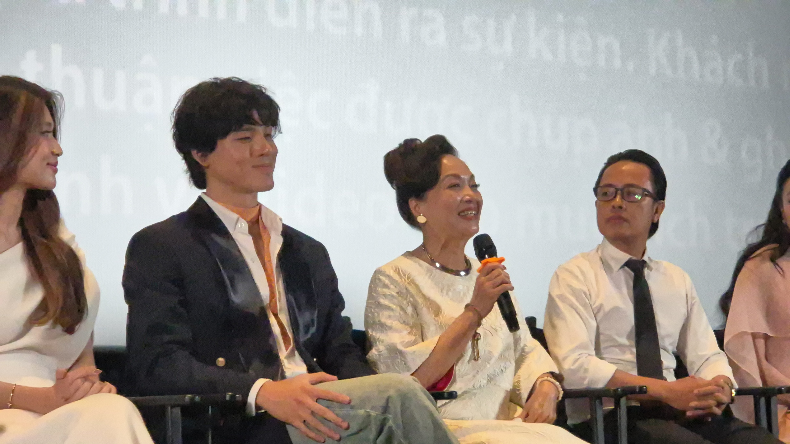 Nàng hậu Đoàn Thiên Ân bênh