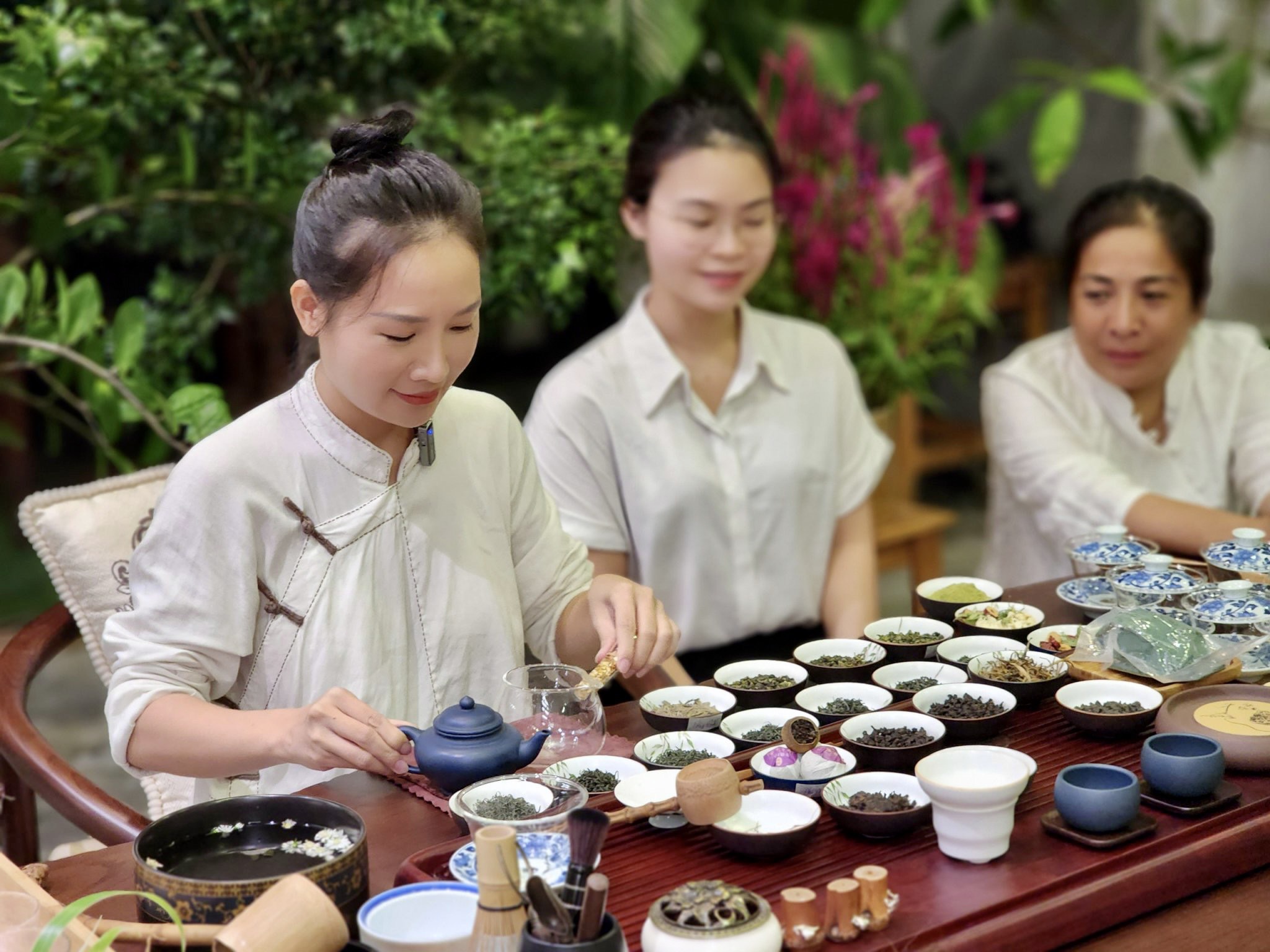 Về x&oacute;m tr&agrave; Sương Mai sống chậm - Ảnh 5.