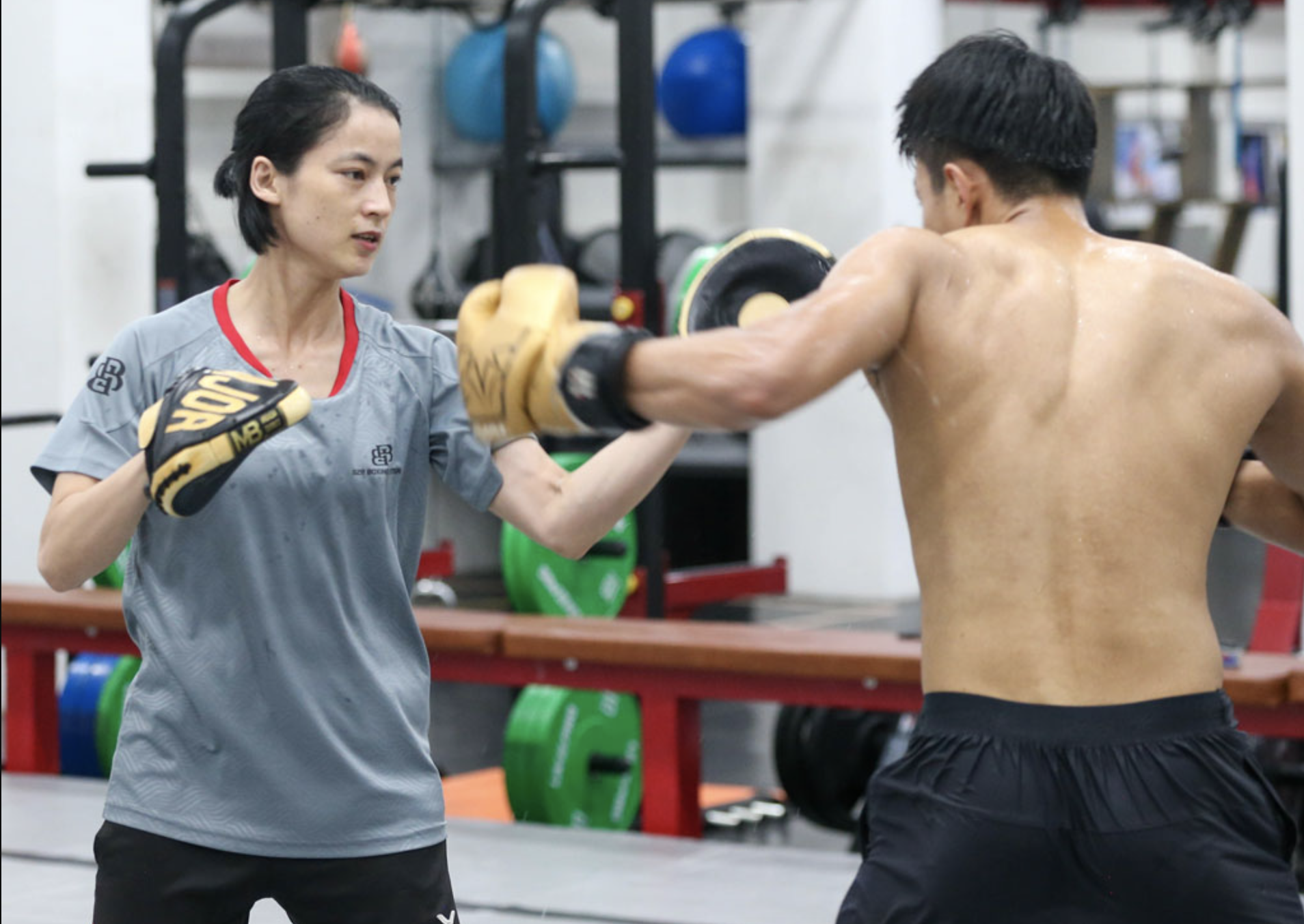 Sát cánh cùng cựu vô địch SEA Games trở lại võ đài quyền Anh - Ảnh 1.