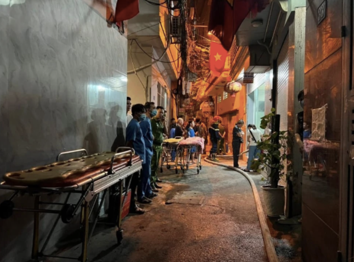 Dời lịch xét xử 2 cựu cán bộ cảnh sát trong vụ cháy làm chết 15 người - Ảnh 1.