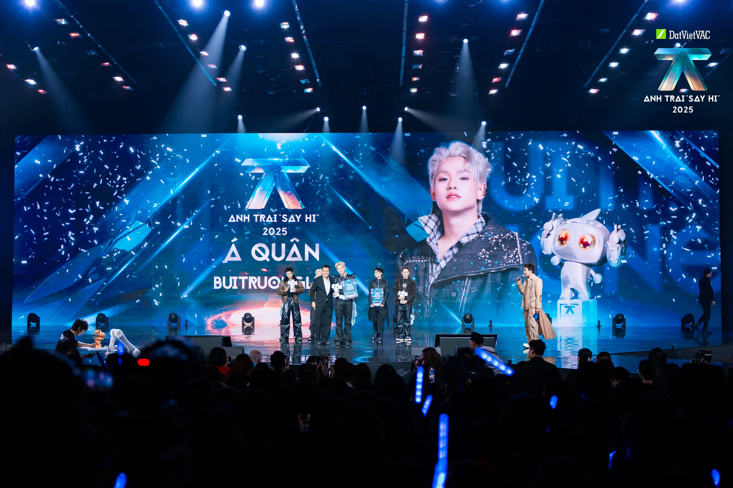 Buitruonglinh là ai mà bán 2000 vé concert chỉ trong 12 phút  - Ảnh 2.