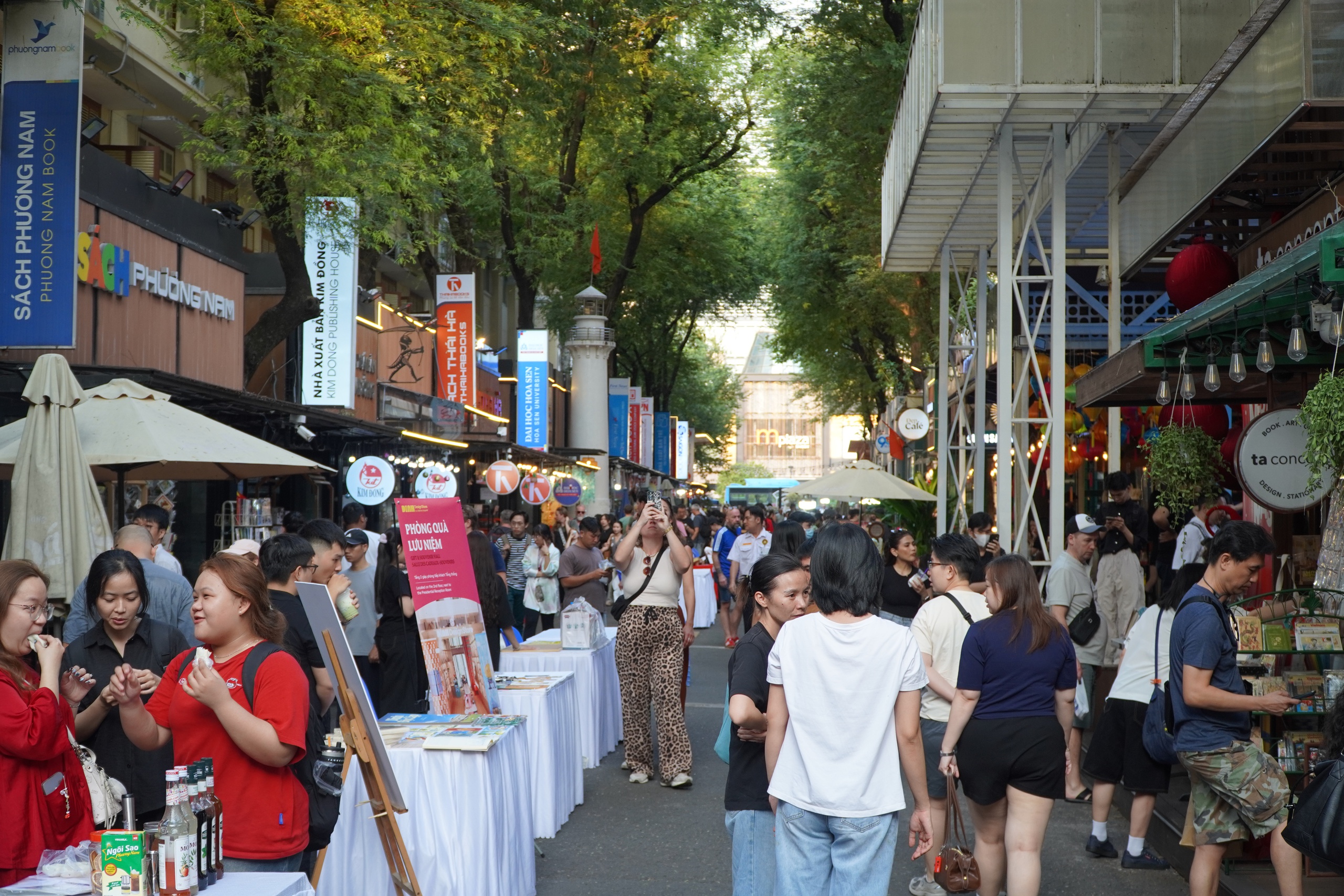 Đường sách TP HCM cần tái định vị - Ảnh 3.