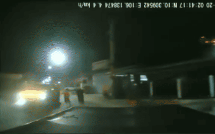 Khởi tố 8 đối tượng h&agrave;nh hung thương l&aacute;i mua sầu ri&ecirc;ng tại Đồng Th&aacute;p - Ảnh 3.