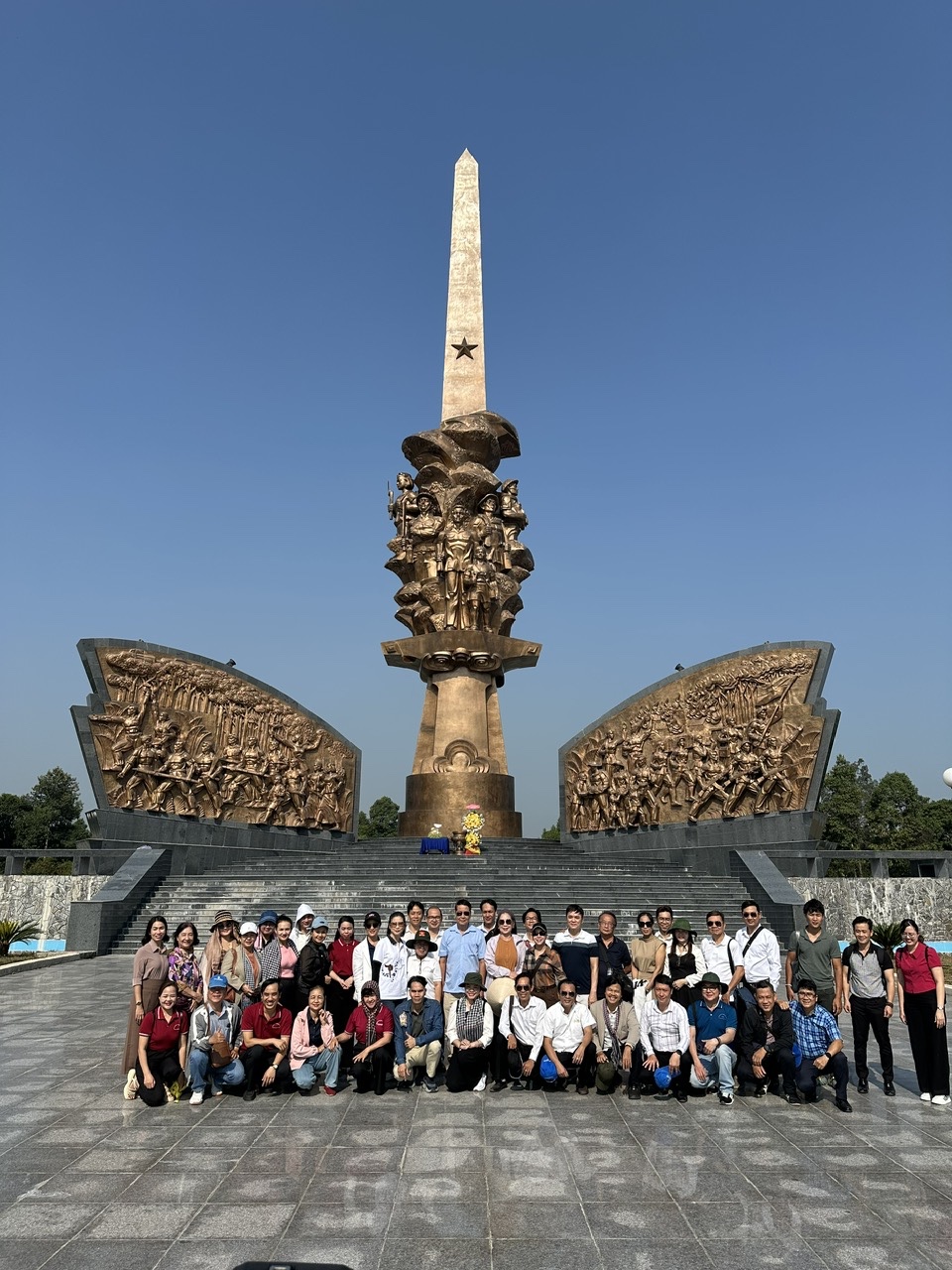 50 văn nghệ sĩ nổi tiếng về thăm Chiến khu Đ - Ảnh 6.