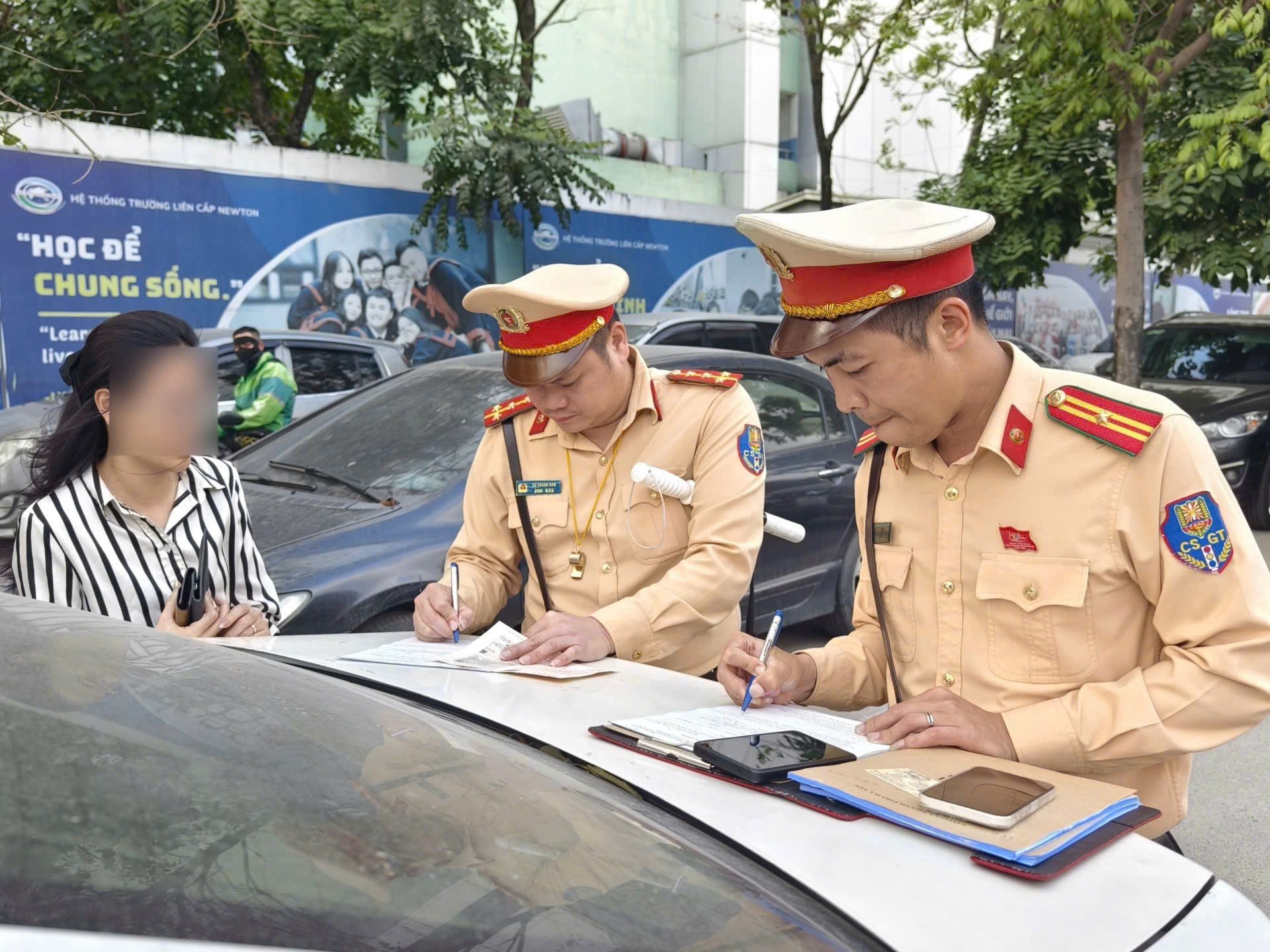 Đề xuất mạnh tay với người dây dưa nộp phạt - Ảnh 1. Đề xuất mạnh tay với người dây dưa nộp phạt - Ảnh 1.