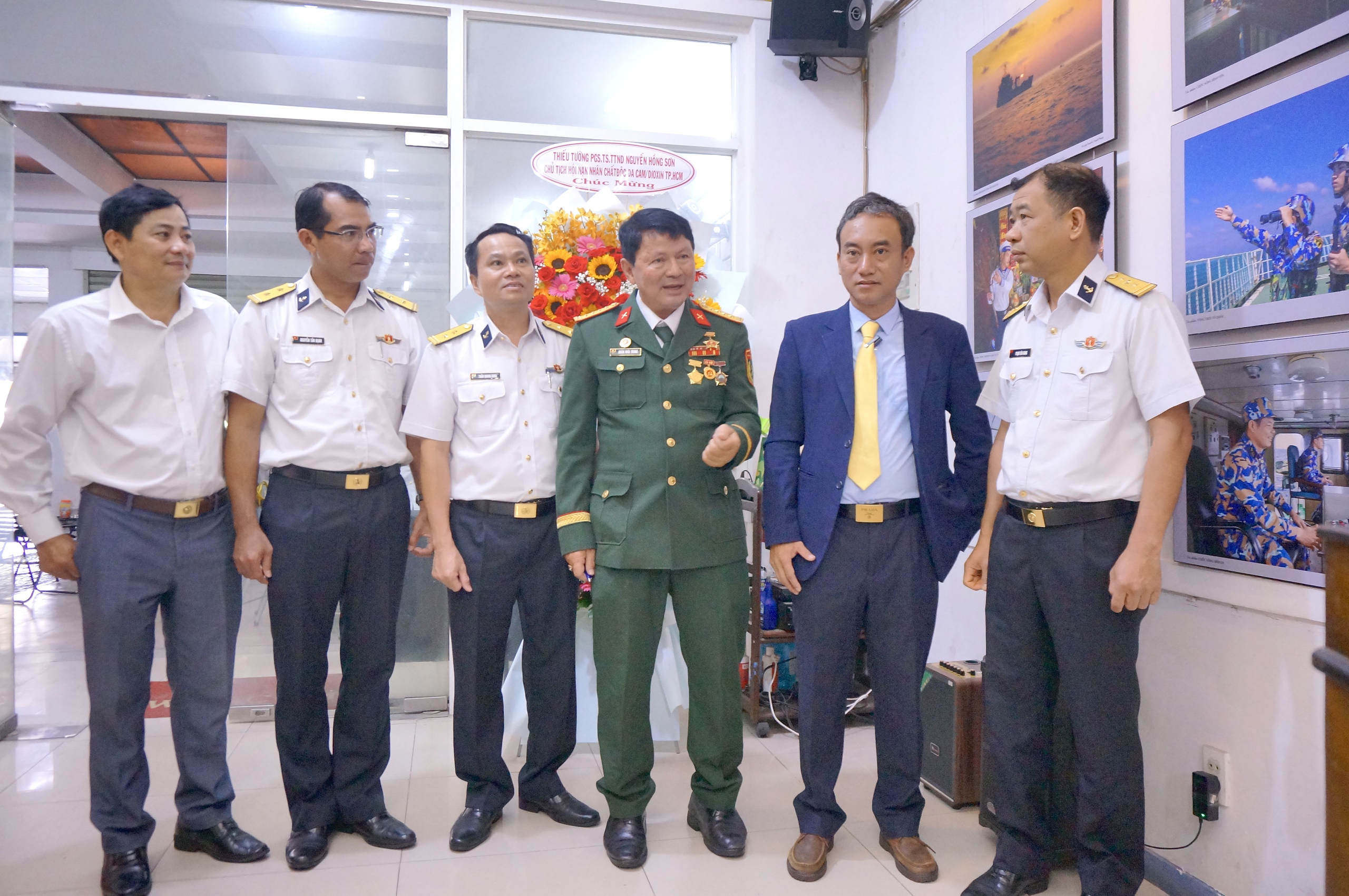 114 bức ảnh về 