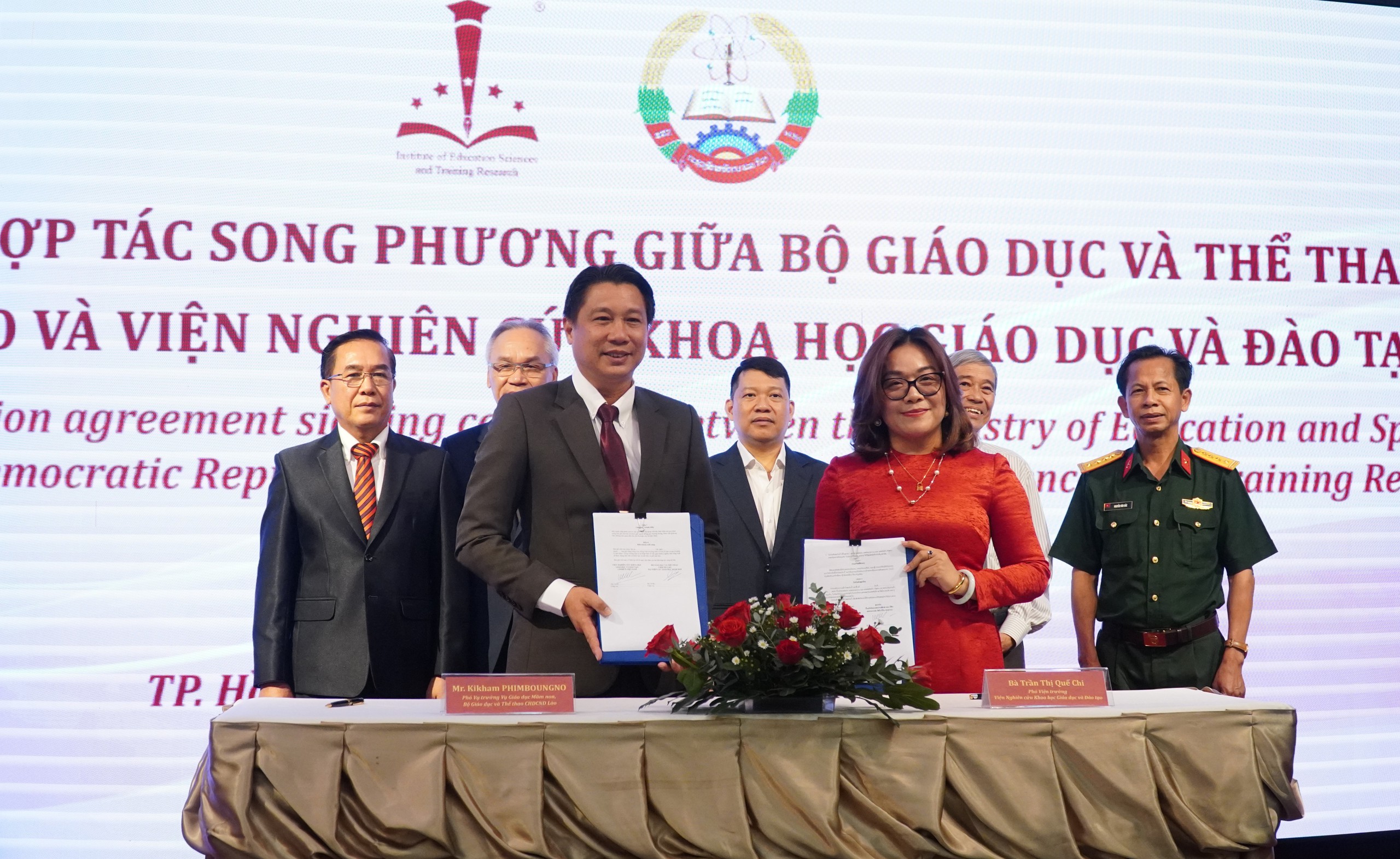 Việt Nam - Lào xây dựng 