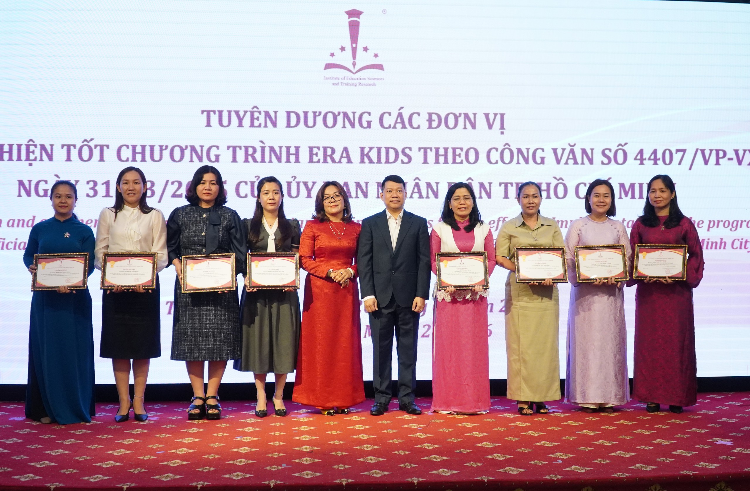 Việt Nam - Lào xây dựng 