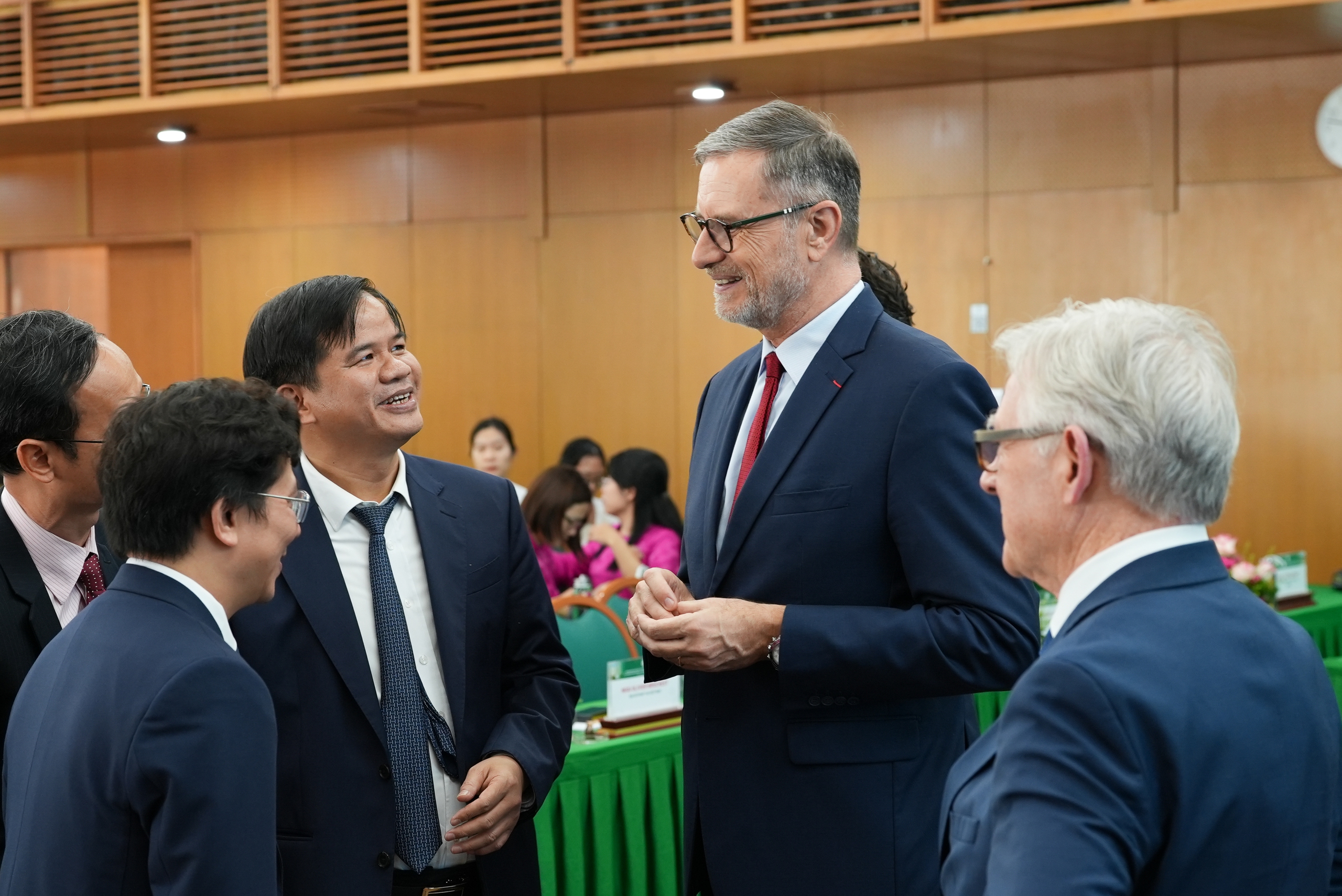 Hơn 70% ca tử vong do bệnh không lây nhiễm, nhiều ca đột quỵ lỡ “giờ vàng” - Ảnh 4.