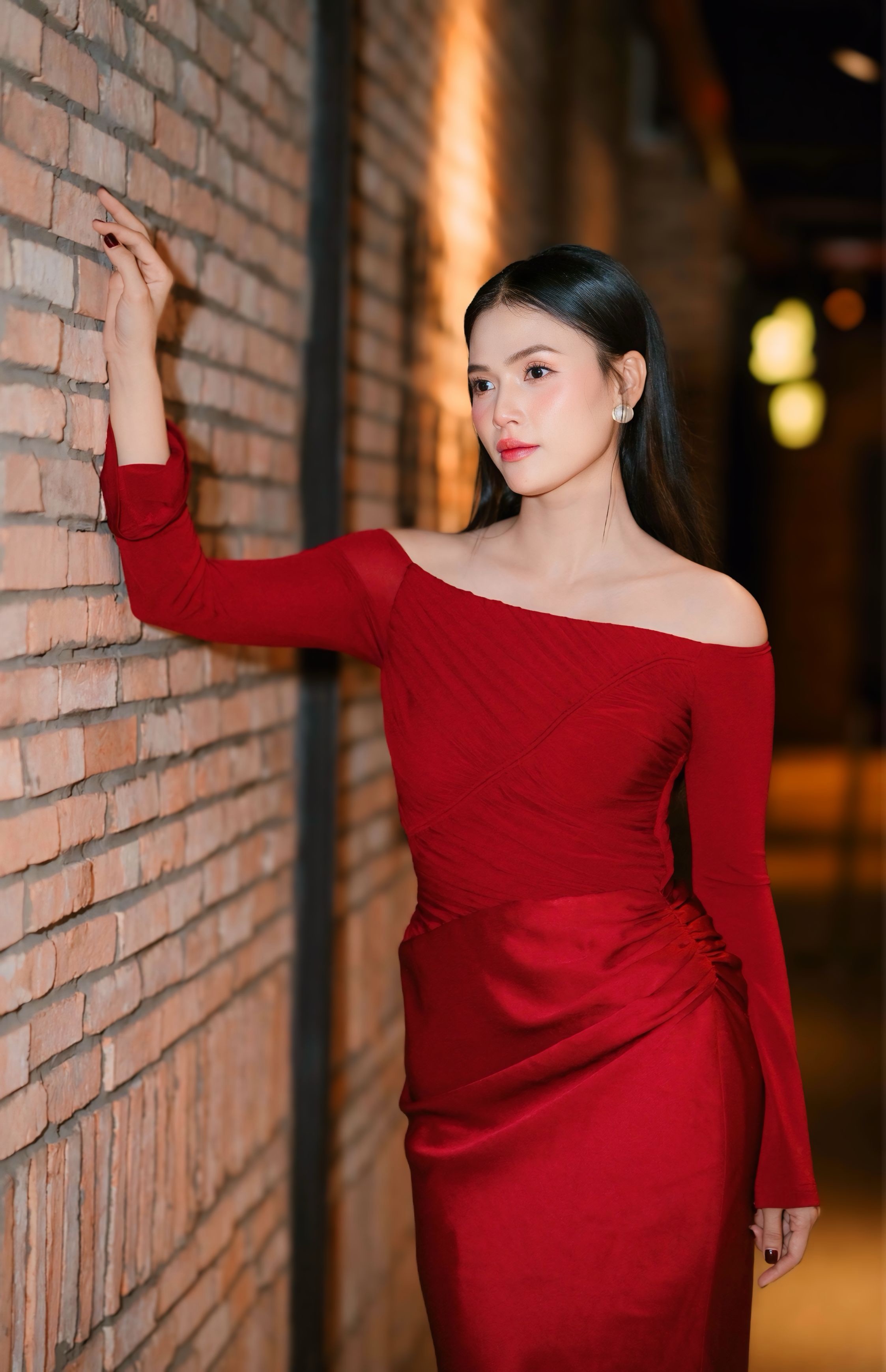 Diễn viên Lê Thúy: 