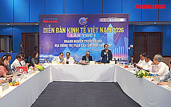 Trụ vững trước biến động bên ngoài - Ảnh 1.